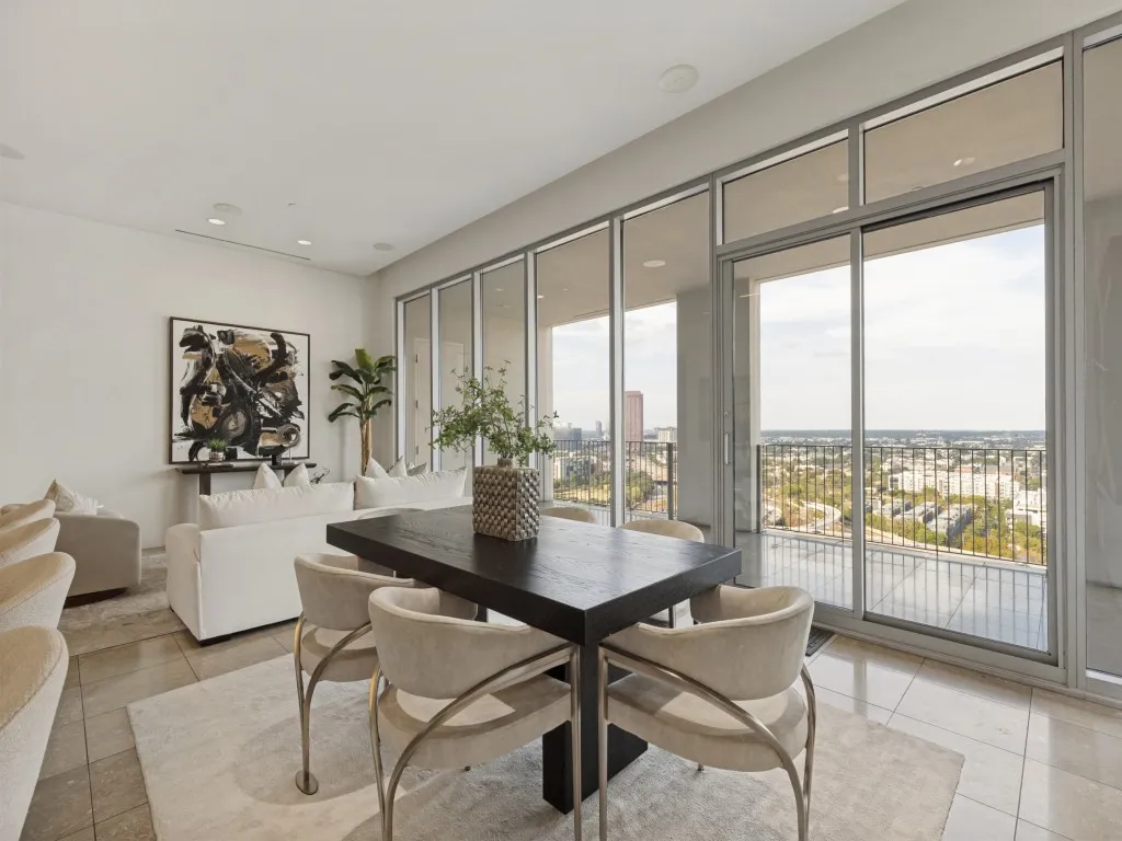 Condominium For Sale in Dallas County , 1717 Arts Plaza 1804, Dallas, Texas 75201, 2 Bedroom, 2 Bathroom, 2 Garage spaces, 1,636 Sqft, built in 2005, mls#21396077, Real Estate Agent in Dallas, Homes For Sale in Dallas county, Homes For Sale in Dallas, Realtor in Dallas Texas, Real Estate Brokerage Independent Realty Texas, Luminita Cordes Realtor