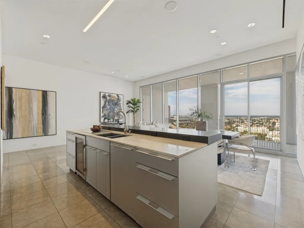 Condominium For Sale in Dallas County , 1717 Arts Plaza 1804, Dallas, Texas 75201, 2 Bedroom, 2 Bathroom, 2 Garage spaces, 1,636 Sqft, built in 2005, mls#21396077, Real Estate Agent in Dallas, Homes For Sale in Dallas county, Homes For Sale in Dallas, Realtor in Dallas Texas, Real Estate Brokerage Independent Realty Texas, Luminita Cordes Realtor