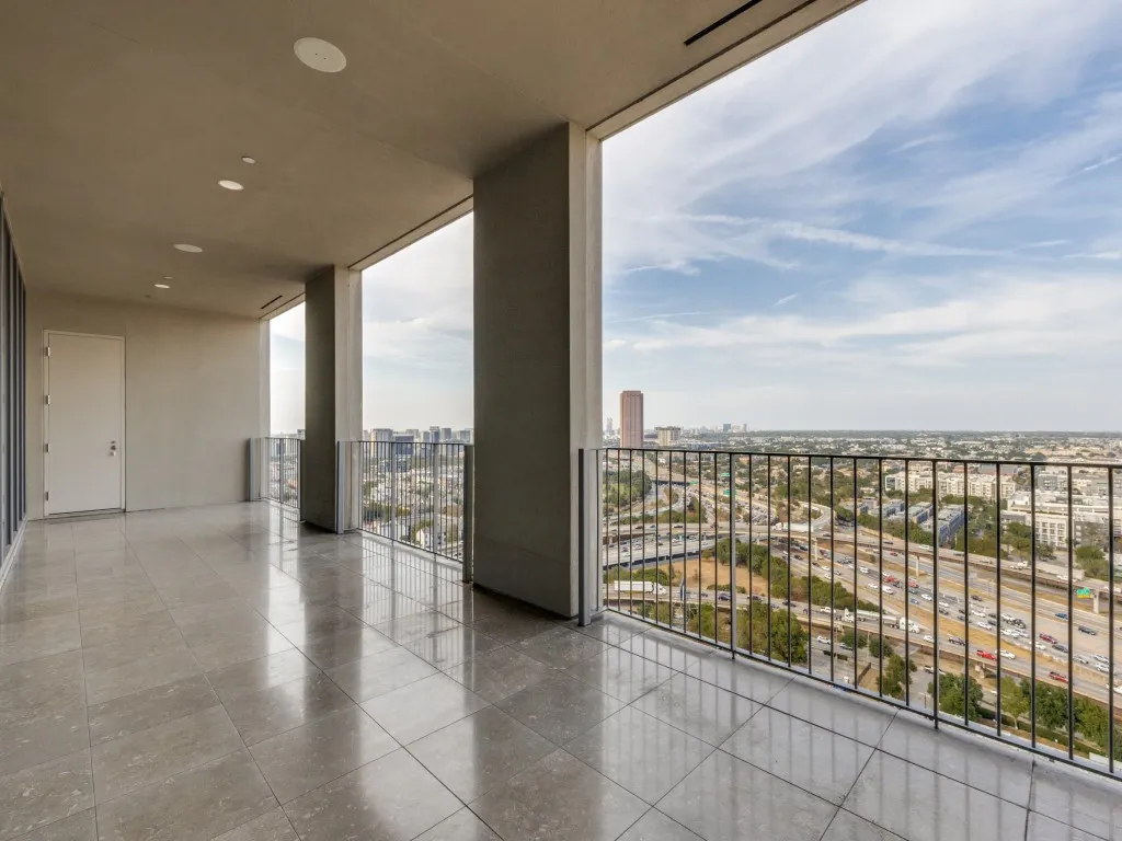 Condominium For Sale in Dallas County , 1717 Arts Plaza 1804, Dallas, Texas 75201, 2 Bedroom, 2 Bathroom, 2 Garage spaces, 1,636 Sqft, built in 2005, mls#21396077, Real Estate Agent in Dallas, Homes For Sale in Dallas county, Homes For Sale in Dallas, Realtor in Dallas Texas, Real Estate Brokerage Independent Realty Texas, Luminita Cordes Realtor