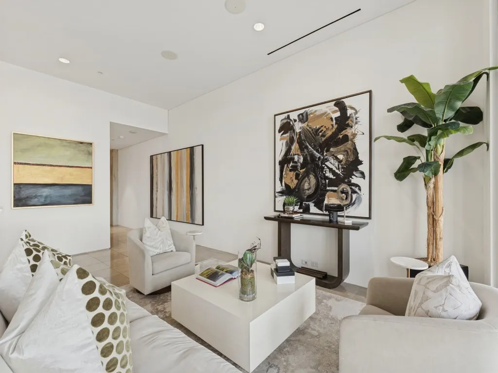 Condominium For Sale in Dallas County , 1717 Arts Plaza 1804, Dallas, Texas 75201, 2 Bedroom, 2 Bathroom, 2 Garage spaces, 1,636 Sqft, built in 2005, mls#21396077, Real Estate Agent in Dallas, Homes For Sale in Dallas county, Homes For Sale in Dallas, Realtor in Dallas Texas, Real Estate Brokerage Independent Realty Texas, Luminita Cordes Realtor