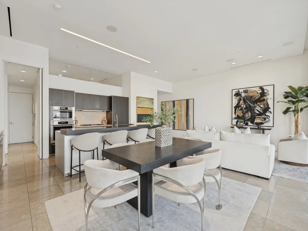 Condominium For Sale in Dallas County , 1717 Arts Plaza 1804, Dallas, Texas 75201, 2 Bedroom, 2 Bathroom, 2 Garage spaces, 1,636 Sqft, built in 2005, mls#21396077, Real Estate Agent in Dallas, Homes For Sale in Dallas county, Homes For Sale in Dallas, Realtor in Dallas Texas, Real Estate Brokerage Independent Realty Texas, Luminita Cordes Realtor