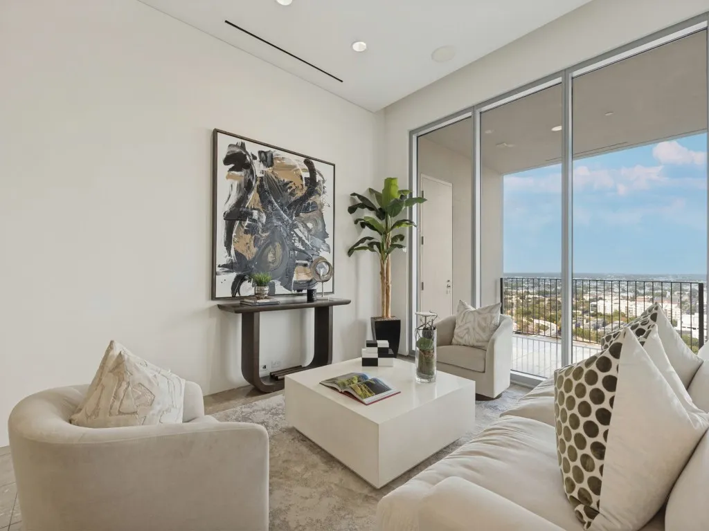 Condominium For Sale in Dallas County , 1717 Arts Plaza 1804, Dallas, Texas 75201, 2 Bedroom, 2 Bathroom, 2 Garage spaces, 1,636 Sqft, built in 2005, mls#21396077, Real Estate Agent in Dallas, Homes For Sale in Dallas county, Homes For Sale in Dallas, Realtor in Dallas Texas, Real Estate Brokerage Independent Realty Texas, Luminita Cordes Realtor