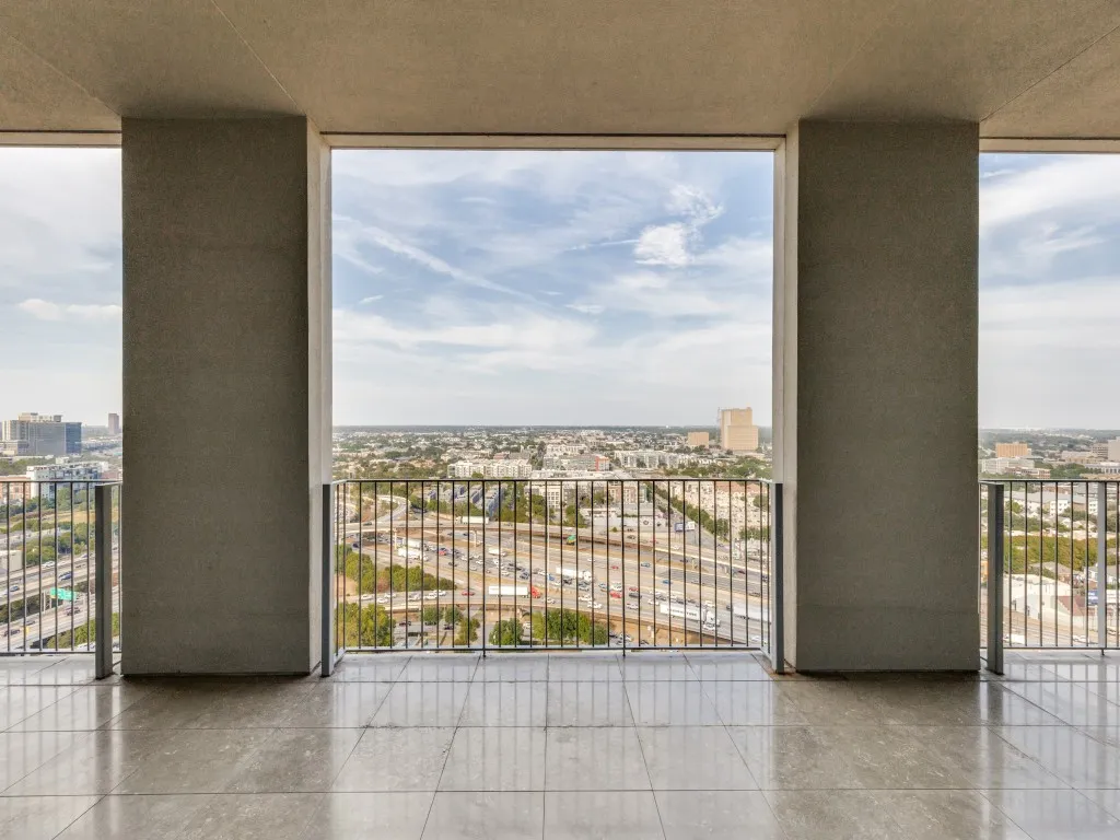 Condominium For Sale in Dallas County , 1717 Arts Plaza 1804, Dallas, Texas 75201, 2 Bedroom, 2 Bathroom, 2 Garage spaces, 1,636 Sqft, built in 2005, mls#21396077, Real Estate Agent in Dallas, Homes For Sale in Dallas county, Homes For Sale in Dallas, Realtor in Dallas Texas, Real Estate Brokerage Independent Realty Texas, Luminita Cordes Realtor