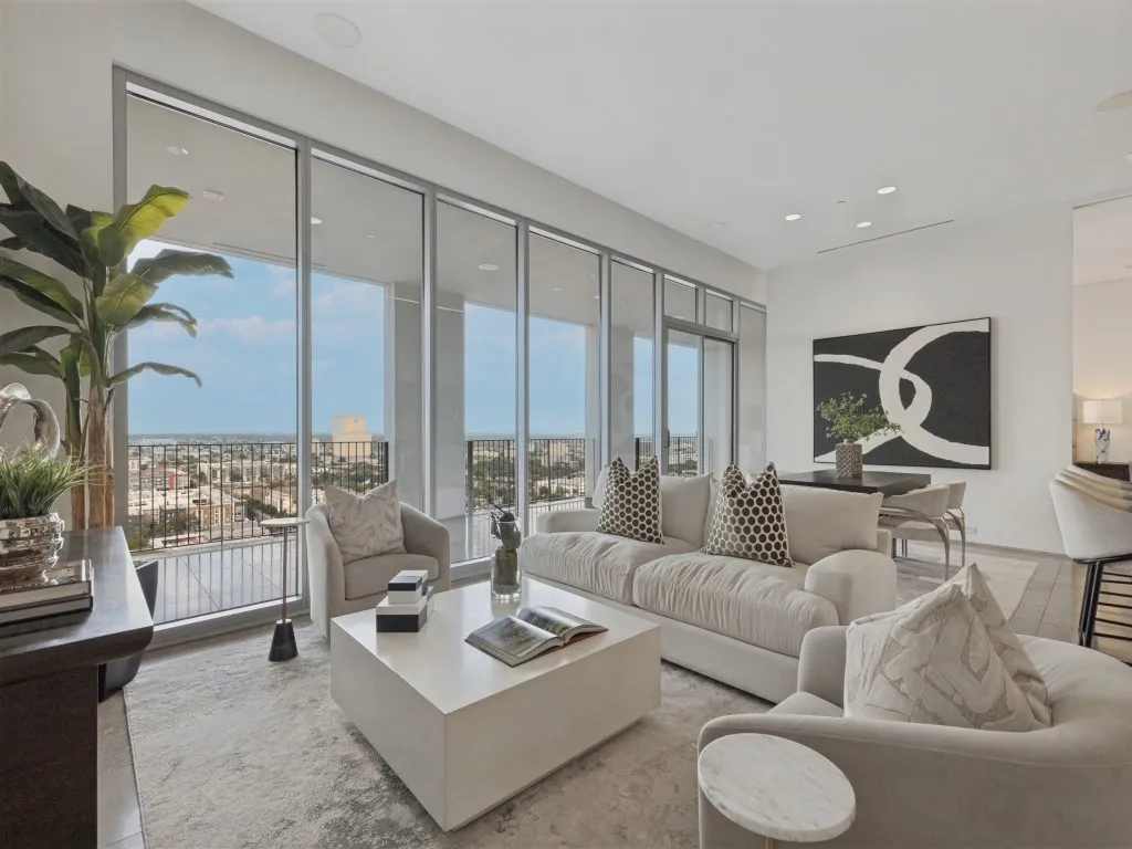 Condominium For Sale in Dallas County , 1717 Arts Plaza 1804, Dallas, Texas 75201, 2 Bedroom, 2 Bathroom, 2 Garage spaces, 1,636 Sqft, built in 2005, mls#21396077, Real Estate Agent in Dallas, Homes For Sale in Dallas county, Homes For Sale in Dallas, Realtor in Dallas Texas, Real Estate Brokerage Independent Realty Texas, Luminita Cordes Realtor