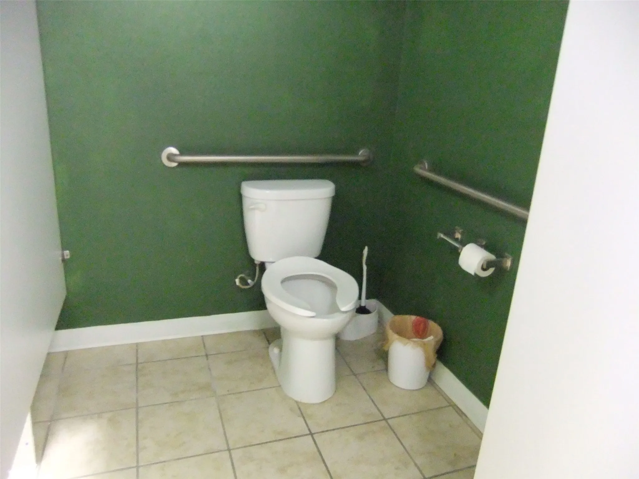 Mens bathroom