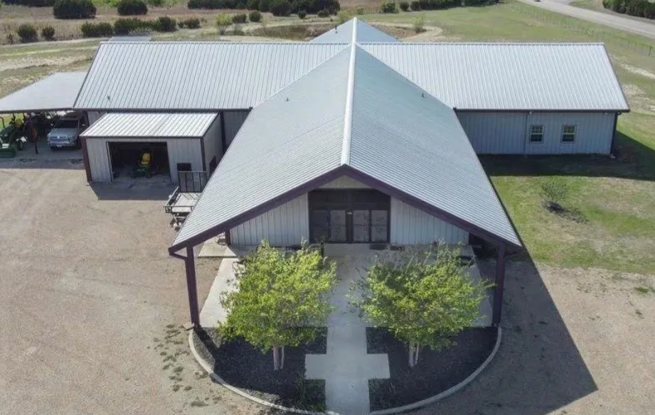 Apartment For Sale in Bosque County , 134 County Road 2139, Iredell, Texas 76649, 6 Bedroom, 5 Bathroom, 2 Garage spaces, 9,828 Sqft, built in 2003, mls#21392462, Real Estate Agent in Iredell, Homes For Sale in Bosque county, Homes For Sale in Iredell, Realtor in Iredell Texas, Real Estate Brokerage Independent Realty Texas, Luminita Cordes Realtor