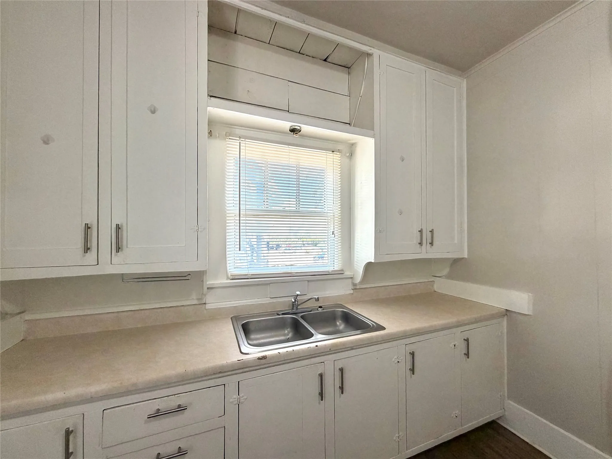 Townhouse For Rent in Denton County , 919 N Austin Street, Denton, Texas 76201, 2 Bedroom, 1 Bathroom, Garage spaces, 1,140 Sqft, built in 1955, mls#21396482, Real Estate Agent in Denton, Homes For Rent in Denton county, Homes For Rent in Denton, Realtor in Denton Texas, Real Estate Brokerage Independent Realty Texas, Luminita Cordes Realtor