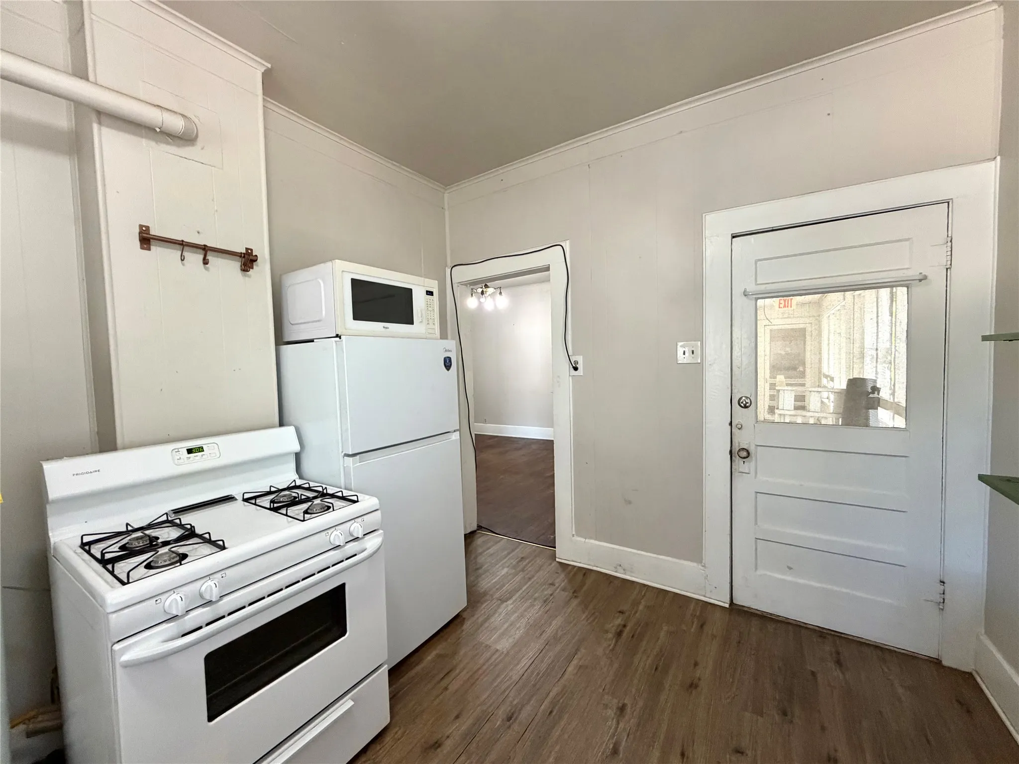 Townhouse For Rent in Denton County , 919 N Austin Street, Denton, Texas 76201, 2 Bedroom, 1 Bathroom, Garage spaces, 1,140 Sqft, built in 1955, mls#21396482, Real Estate Agent in Denton, Homes For Rent in Denton county, Homes For Rent in Denton, Realtor in Denton Texas, Real Estate Brokerage Independent Realty Texas, Luminita Cordes Realtor