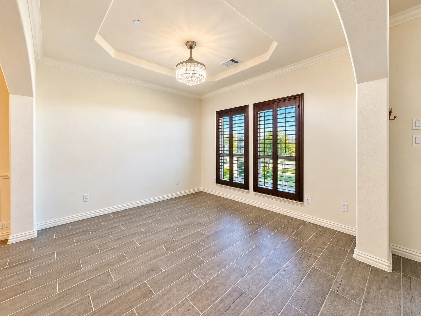 Single Family Residence For Sale in Denton County , 7720 Falcon Ridge Road, Denton, Texas 76208, 5 Bedroom, 4 Bathroom, 2 Garage spaces, 3,830 Sqft, built in 2020, mls#21396492, Real Estate Agent in Denton, Homes For Sale in Denton county, Homes For Sale in Denton, Realtor in Denton Texas, Real Estate Brokerage Independent Realty Texas, Luminita Cordes Realtor