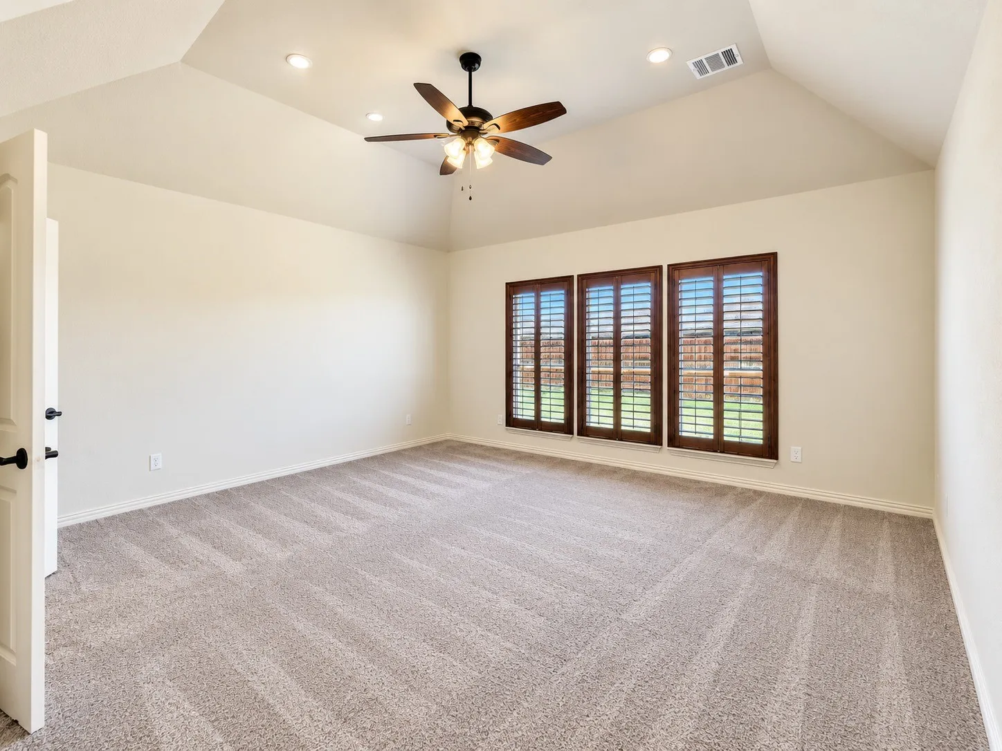Single Family Residence For Sale in Denton County , 7720 Falcon Ridge Road, Denton, Texas 76208, 5 Bedroom, 4 Bathroom, 2 Garage spaces, 3,830 Sqft, built in 2020, mls#21396492, Real Estate Agent in Denton, Homes For Sale in Denton county, Homes For Sale in Denton, Realtor in Denton Texas, Real Estate Brokerage Independent Realty Texas, Luminita Cordes Realtor