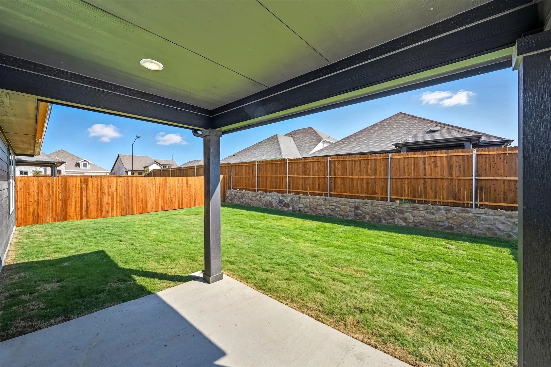 Single Family Residence For Rent in Tarrant County , 6605 Creek Edge Circle, Fort Worth, Texas 76036, 4 Bedroom, 3 Bathroom, 2 Garage spaces, 1,831 Sqft, built in 2025, mls#21396498, Real Estate Agent in Fort Worth, Homes For Rent in Tarrant county, Homes For Rent in Fort Worth, Realtor in Fort Worth Texas, Real Estate Brokerage Independent Realty Texas, Luminita Cordes Realtor