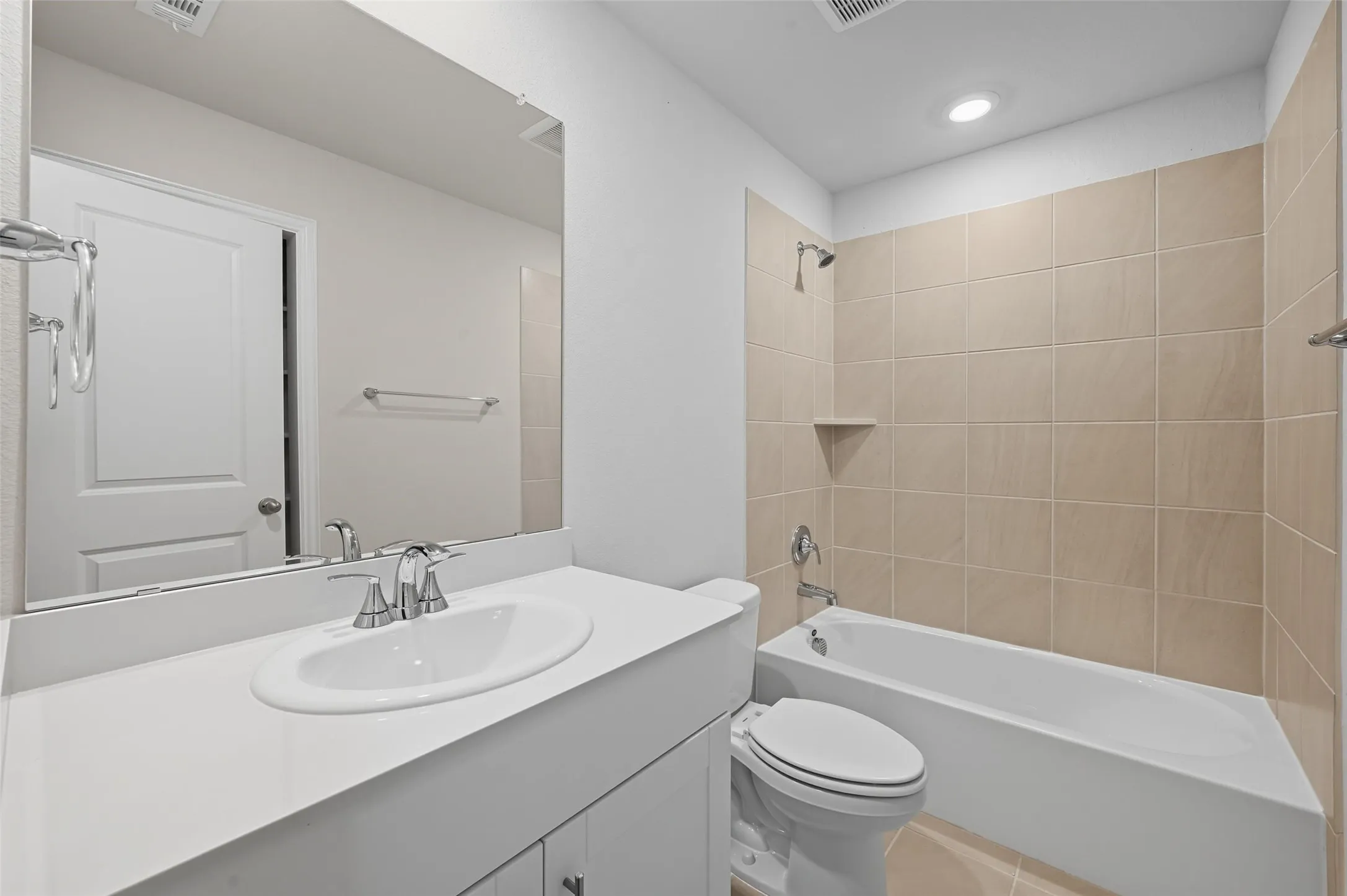 Single Family Residence For Rent in Tarrant County , 6605 Creek Edge Circle, Fort Worth, Texas 76036, 4 Bedroom, 3 Bathroom, 2 Garage spaces, 1,831 Sqft, built in 2025, mls#21396498, Real Estate Agent in Fort Worth, Homes For Rent in Tarrant county, Homes For Rent in Fort Worth, Realtor in Fort Worth Texas, Real Estate Brokerage Independent Realty Texas, Luminita Cordes Realtor