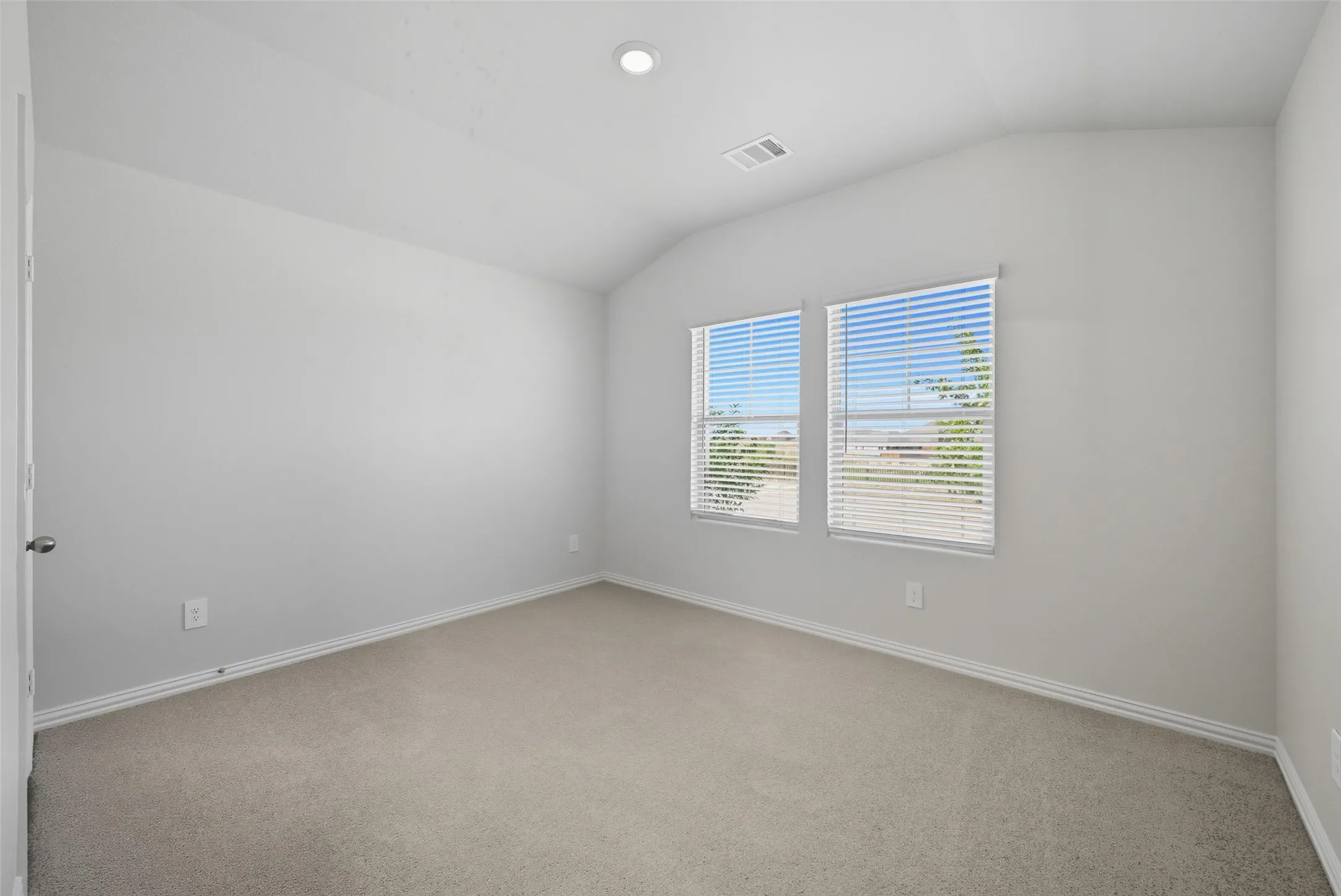 Single Family Residence For Rent in Tarrant County , 6605 Creek Edge Circle, Fort Worth, Texas 76036, 4 Bedroom, 3 Bathroom, 2 Garage spaces, 1,831 Sqft, built in 2025, mls#21396498, Real Estate Agent in Fort Worth, Homes For Rent in Tarrant county, Homes For Rent in Fort Worth, Realtor in Fort Worth Texas, Real Estate Brokerage Independent Realty Texas, Luminita Cordes Realtor
