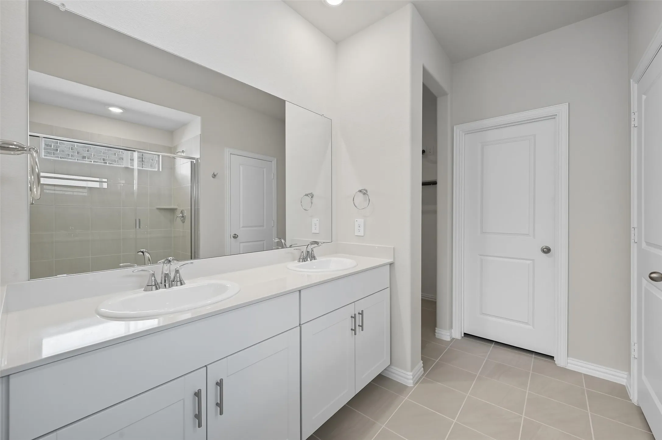 Single Family Residence For Rent in Tarrant County , 6605 Creek Edge Circle, Fort Worth, Texas 76036, 4 Bedroom, 3 Bathroom, 2 Garage spaces, 1,831 Sqft, built in 2025, mls#21396498, Real Estate Agent in Fort Worth, Homes For Rent in Tarrant county, Homes For Rent in Fort Worth, Realtor in Fort Worth Texas, Real Estate Brokerage Independent Realty Texas, Luminita Cordes Realtor