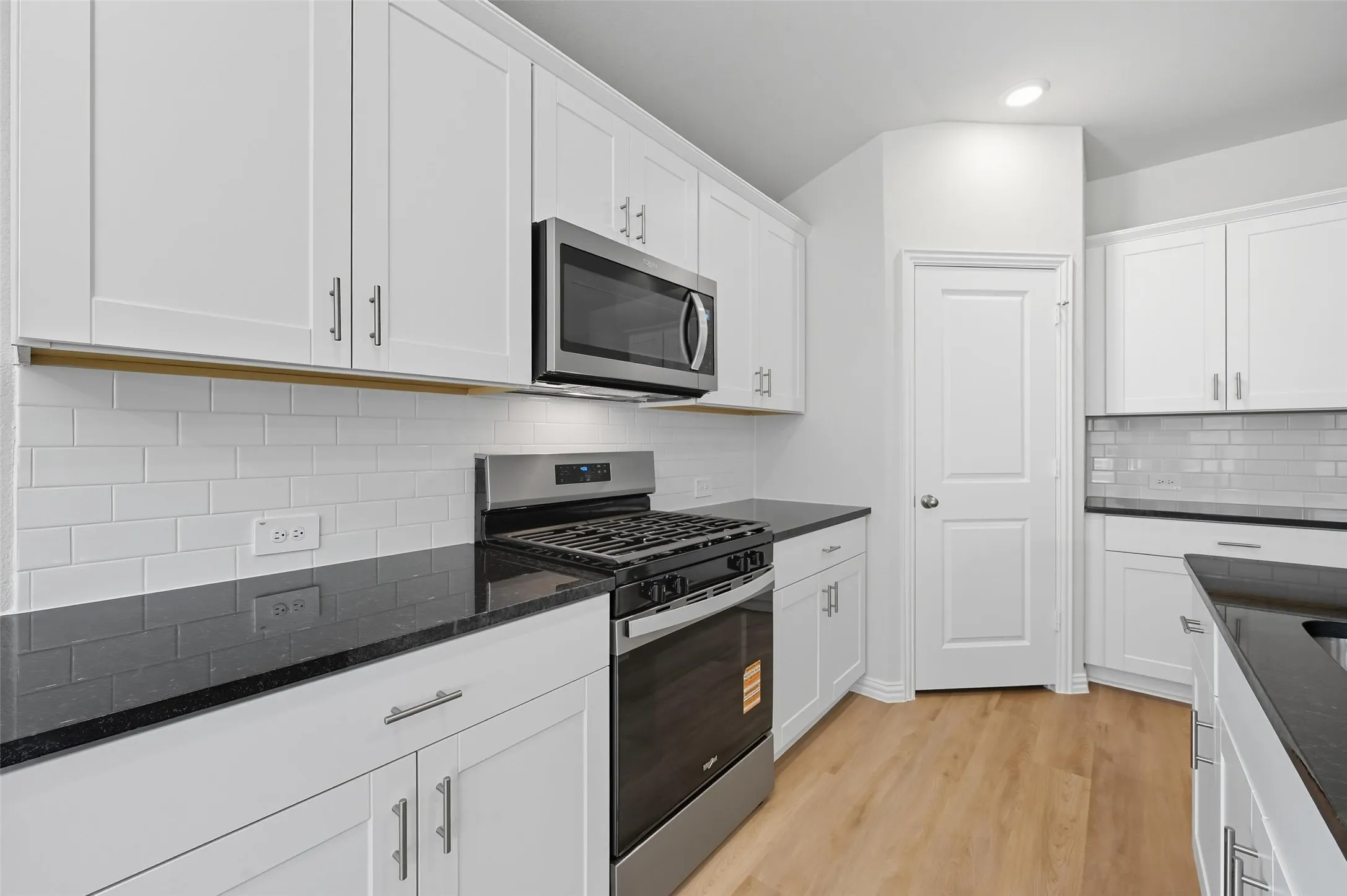 Single Family Residence For Rent in Tarrant County , 6605 Creek Edge Circle, Fort Worth, Texas 76036, 4 Bedroom, 3 Bathroom, 2 Garage spaces, 1,831 Sqft, built in 2025, mls#21396498, Real Estate Agent in Fort Worth, Homes For Rent in Tarrant county, Homes For Rent in Fort Worth, Realtor in Fort Worth Texas, Real Estate Brokerage Independent Realty Texas, Luminita Cordes Realtor