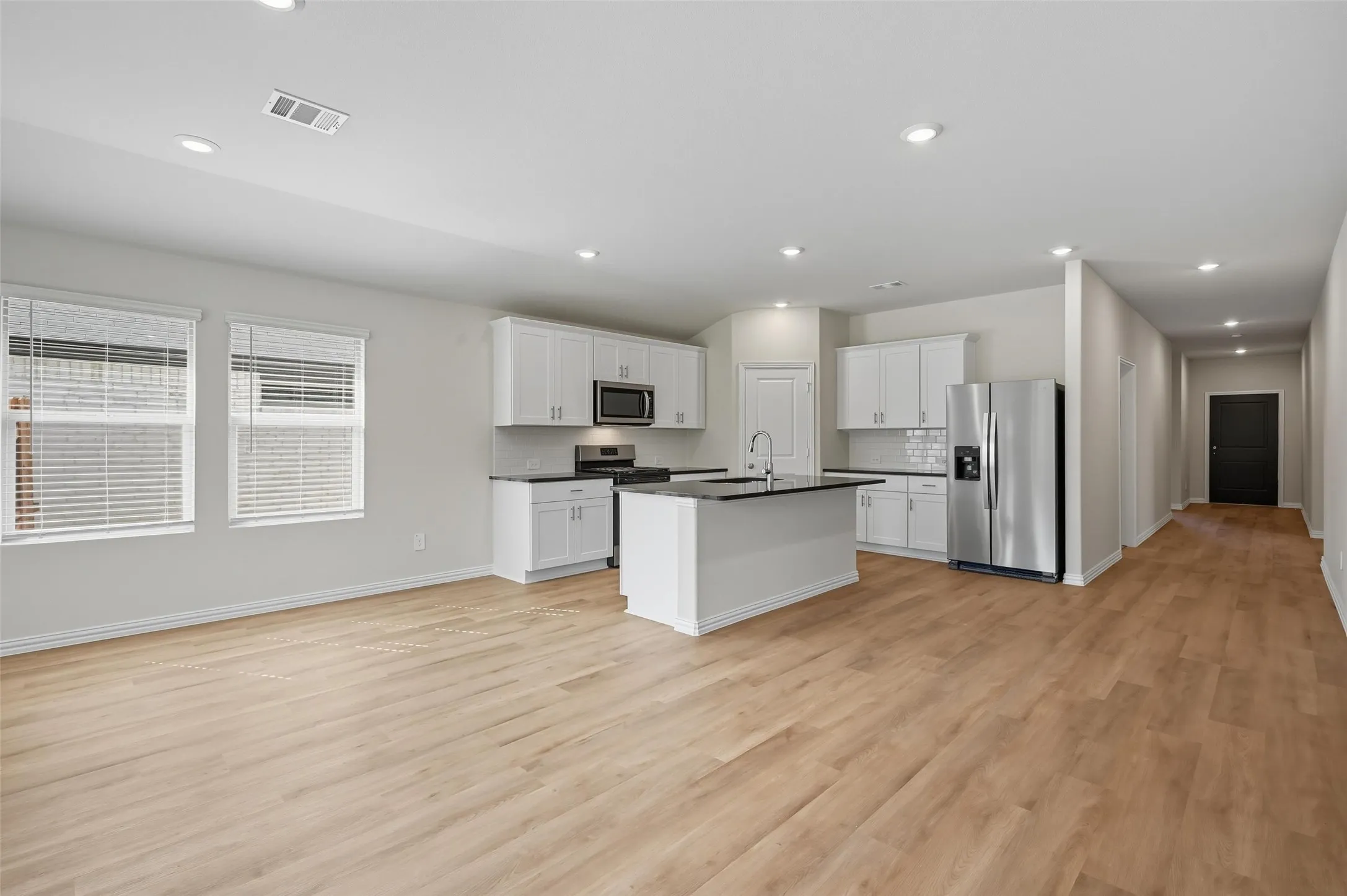 Single Family Residence For Rent in Tarrant County , 6605 Creek Edge Circle, Fort Worth, Texas 76036, 4 Bedroom, 3 Bathroom, 2 Garage spaces, 1,831 Sqft, built in 2025, mls#21396498, Real Estate Agent in Fort Worth, Homes For Rent in Tarrant county, Homes For Rent in Fort Worth, Realtor in Fort Worth Texas, Real Estate Brokerage Independent Realty Texas, Luminita Cordes Realtor