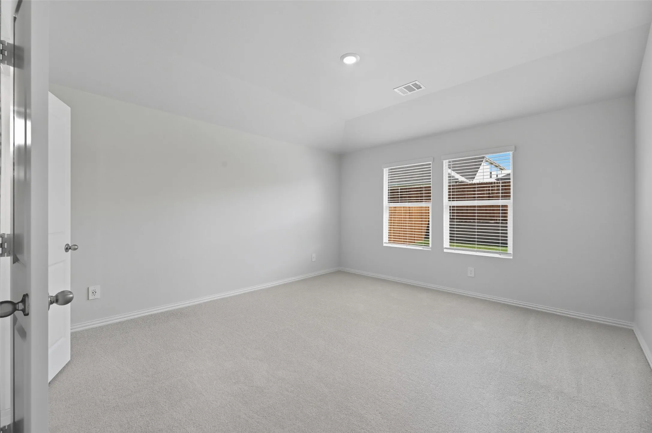 Single Family Residence For Rent in Tarrant County , 6605 Creek Edge Circle, Fort Worth, Texas 76036, 4 Bedroom, 3 Bathroom, 2 Garage spaces, 1,831 Sqft, built in 2025, mls#21396498, Real Estate Agent in Fort Worth, Homes For Rent in Tarrant county, Homes For Rent in Fort Worth, Realtor in Fort Worth Texas, Real Estate Brokerage Independent Realty Texas, Luminita Cordes Realtor