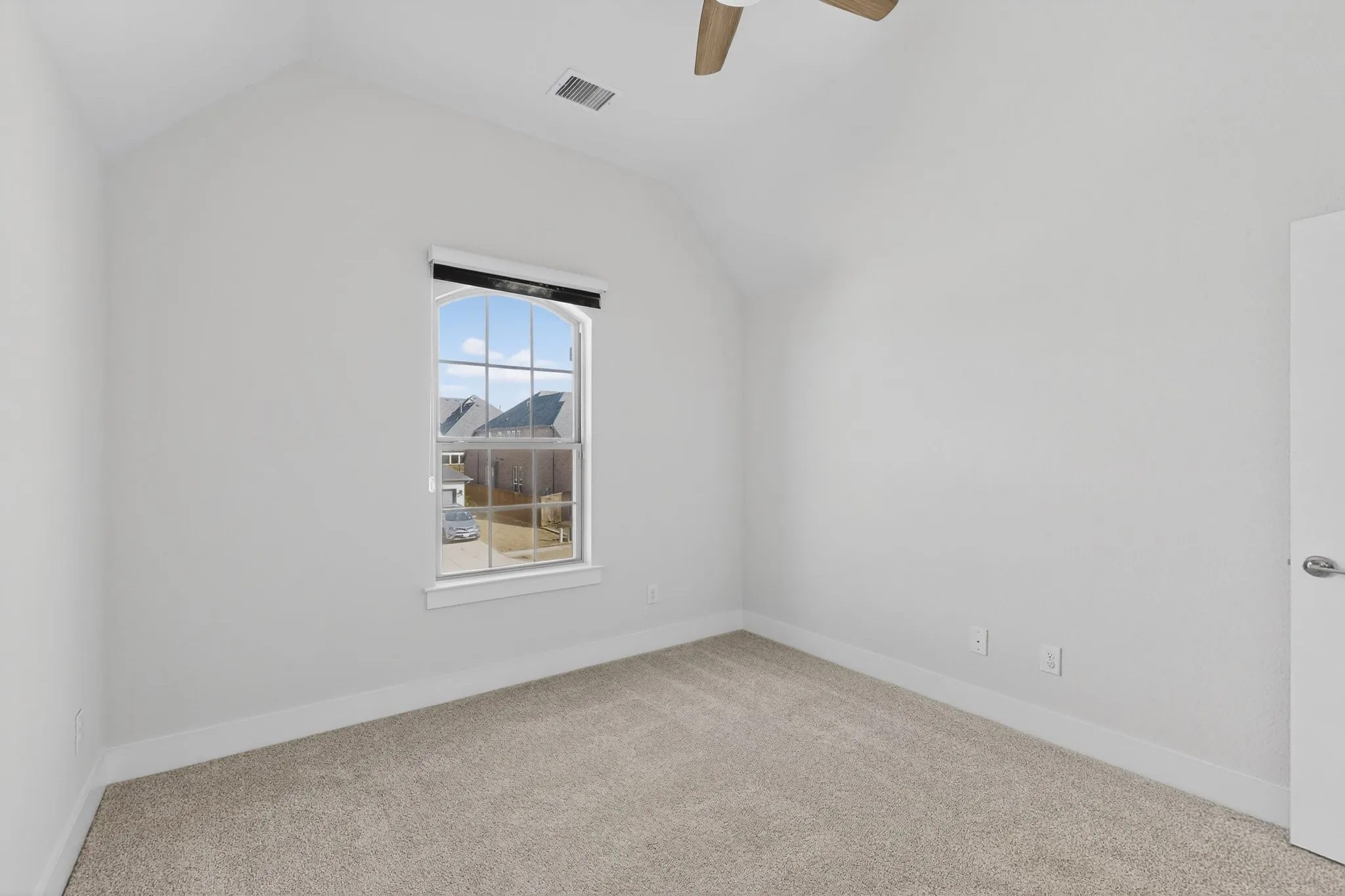 Guest Bedroom - 3 - Upstairs