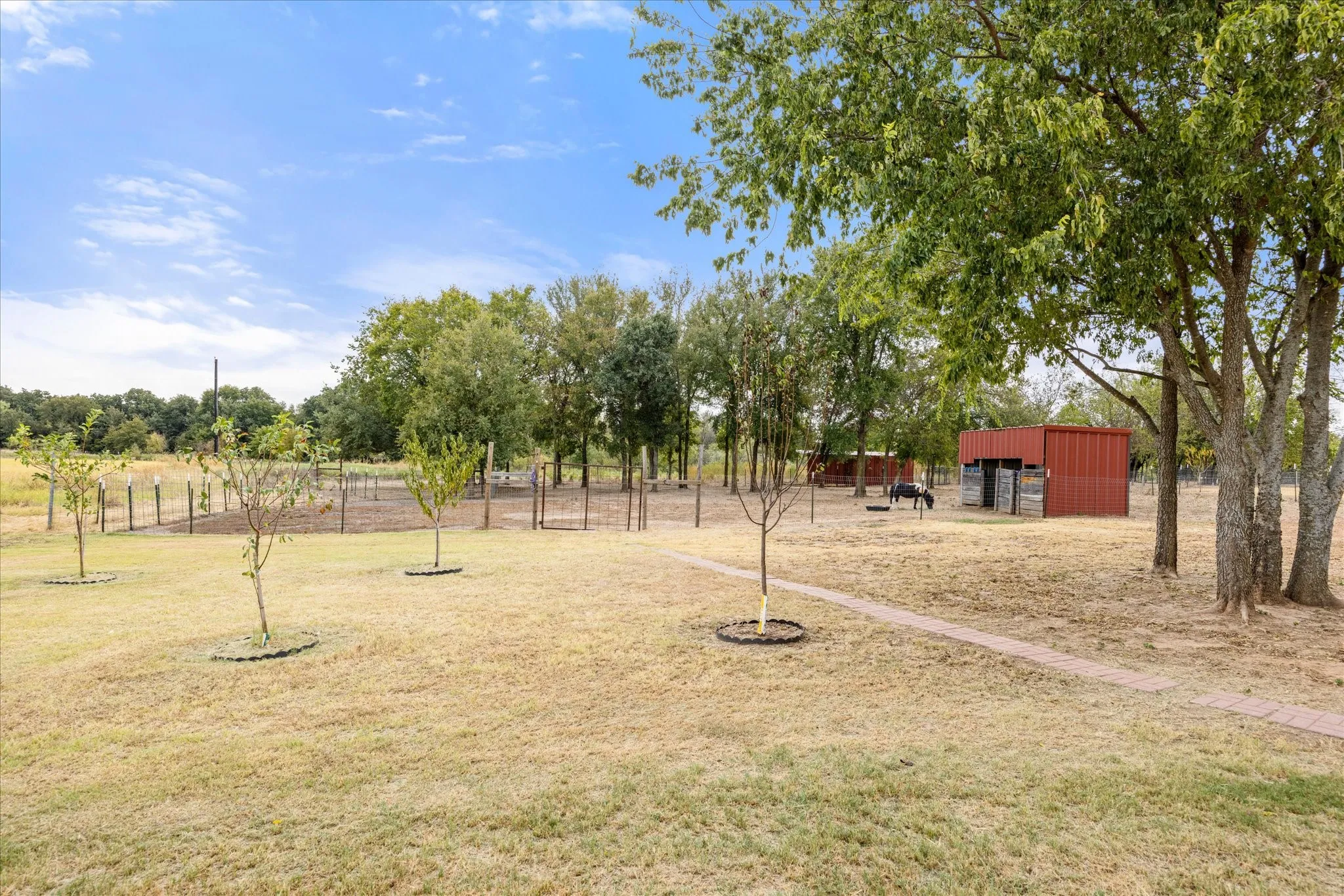 Single Family Residence For Sale in Hood County , 9739 Waldrup Road, Lipan, Texas 76462, 3 Bedroom, 2 Bathroom, Garage spaces, 2,658 Sqft, built in 2020, mls#21395818, Real Estate Agent in Lipan, Homes For Sale in Hood county, Homes For Sale in Lipan, Realtor in Lipan Texas, Real Estate Brokerage Independent Realty Texas, Luminita Cordes Realtor