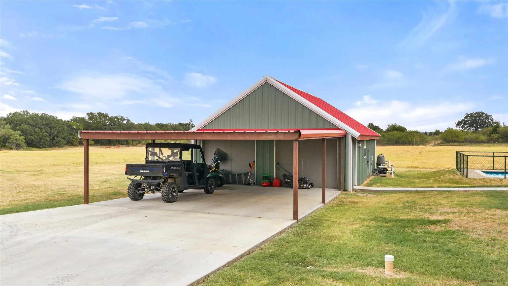 Single Family Residence For Sale in Hood County , 9739 Waldrup Road, Lipan, Texas 76462, 3 Bedroom, 2 Bathroom, Garage spaces, 2,658 Sqft, built in 2020, mls#21395818, Real Estate Agent in Lipan, Homes For Sale in Hood county, Homes For Sale in Lipan, Realtor in Lipan Texas, Real Estate Brokerage Independent Realty Texas, Luminita Cordes Realtor
