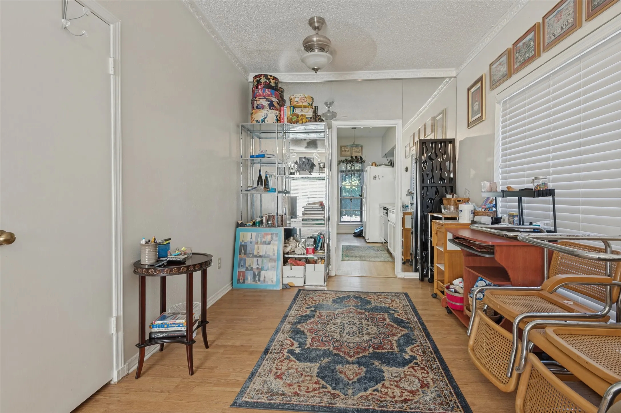 Condominium For Sale in Tarrant County , 4430 Harlanwood Drive N 209, Fort Worth, Texas 76109, 1 Bedroom, 1 Bathroom, Garage spaces, 915 Sqft, built in 1969, mls#21396065, Real Estate Agent in Fort Worth, Homes For Sale in Tarrant county, Homes For Sale in Fort Worth, Realtor in Fort Worth Texas, Real Estate Brokerage Independent Realty Texas, Luminita Cordes Realtor