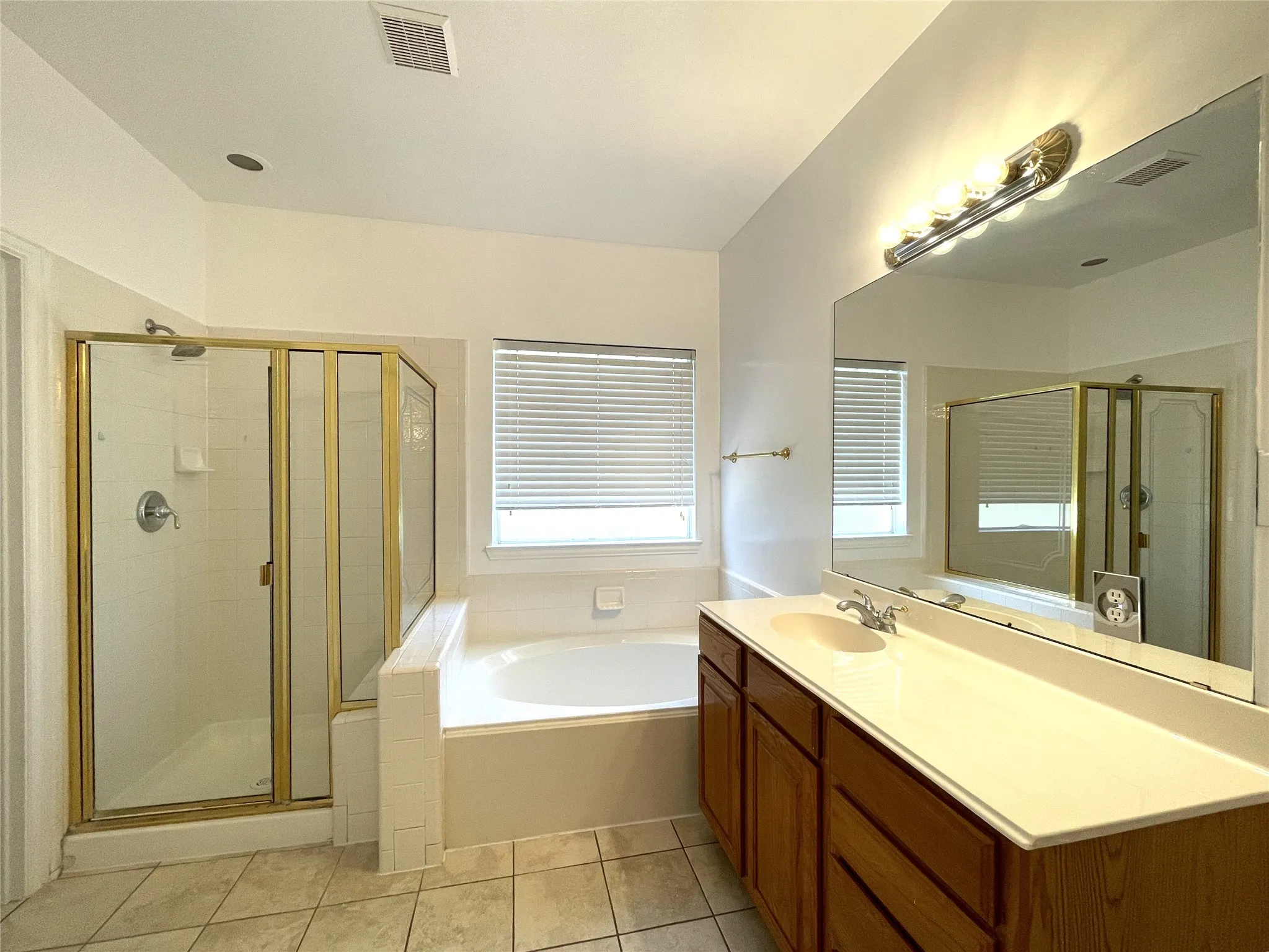 Single Family Residence For Rent in Collin County , 4400 Avebury Drive, Plano, Texas 75024, 4 Bedroom, 2 Bathroom, 2 Garage spaces, 2,415 Sqft, built in 1998, mls#21396496, Real Estate Agent in Plano, Homes For Rent in Collin county, Homes For Rent in Plano, Realtor in Plano Texas, Real Estate Brokerage Independent Realty Texas, Luminita Cordes Realtor