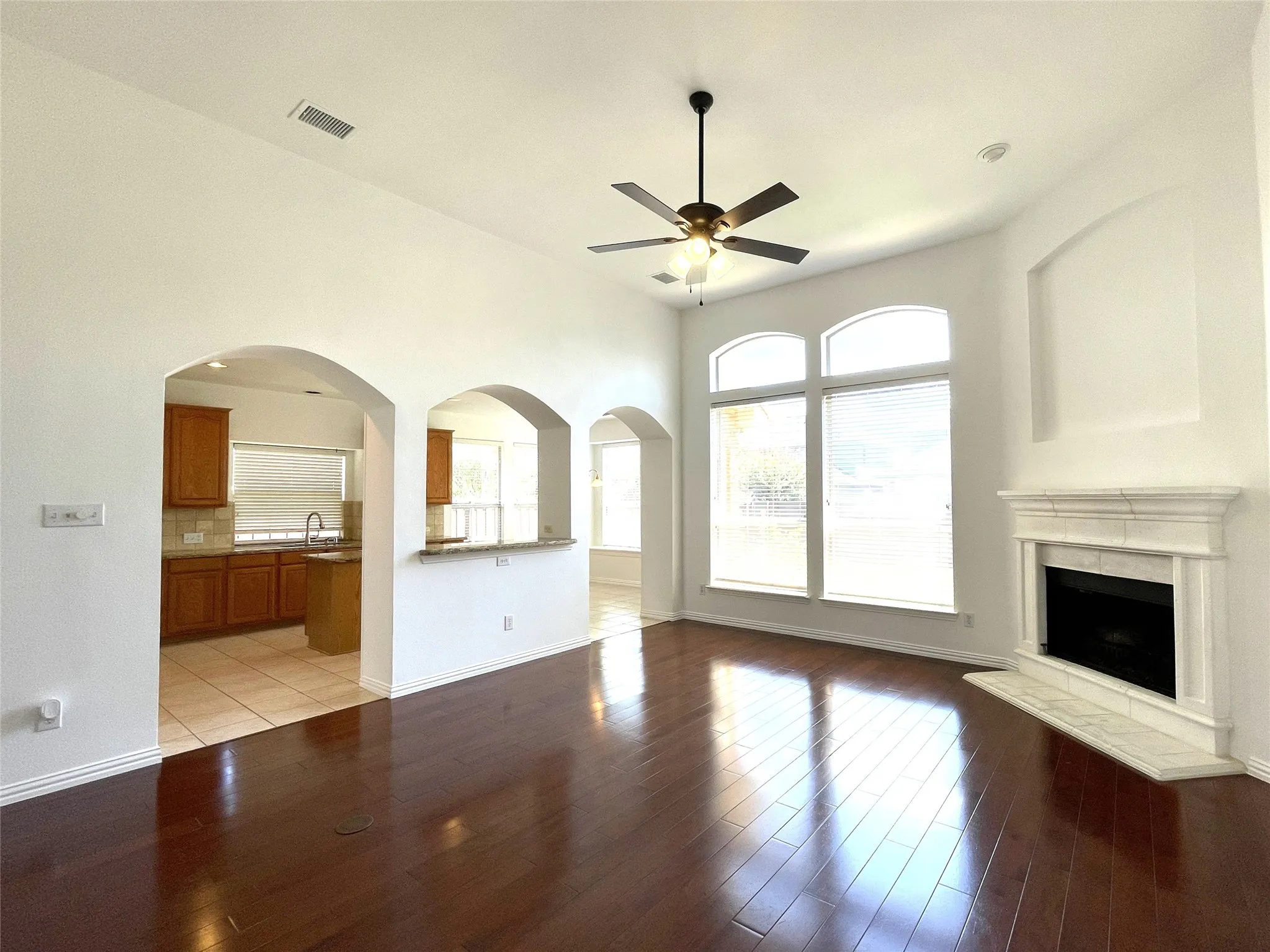 Single Family Residence For Rent in Collin County , 4400 Avebury Drive, Plano, Texas 75024, 4 Bedroom, 2 Bathroom, 2 Garage spaces, 2,415 Sqft, built in 1998, mls#21396496, Real Estate Agent in Plano, Homes For Rent in Collin county, Homes For Rent in Plano, Realtor in Plano Texas, Real Estate Brokerage Independent Realty Texas, Luminita Cordes Realtor