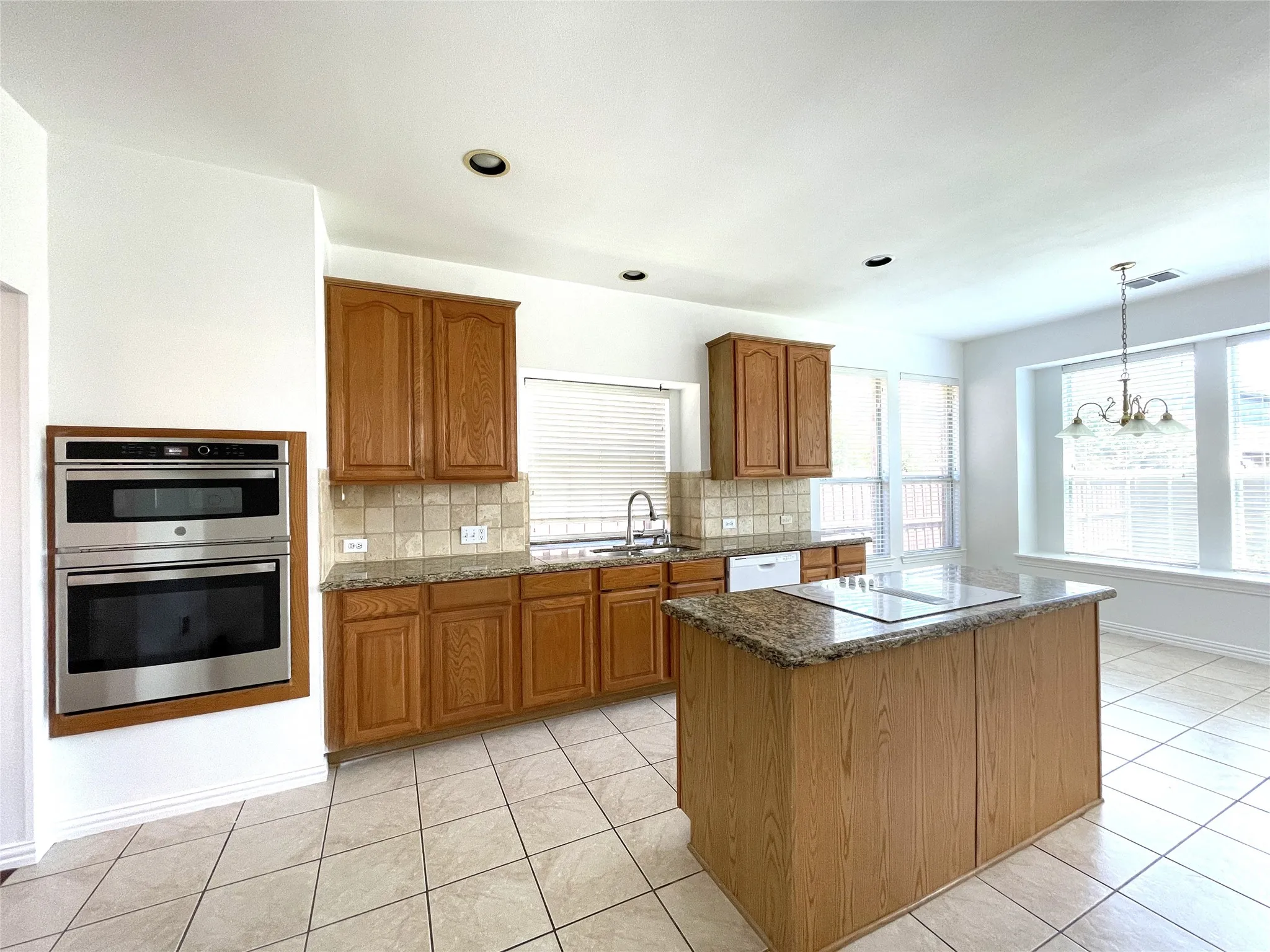Single Family Residence For Rent in Collin County , 4400 Avebury Drive, Plano, Texas 75024, 4 Bedroom, 2 Bathroom, 2 Garage spaces, 2,415 Sqft, built in 1998, mls#21396496, Real Estate Agent in Plano, Homes For Rent in Collin county, Homes For Rent in Plano, Realtor in Plano Texas, Real Estate Brokerage Independent Realty Texas, Luminita Cordes Realtor