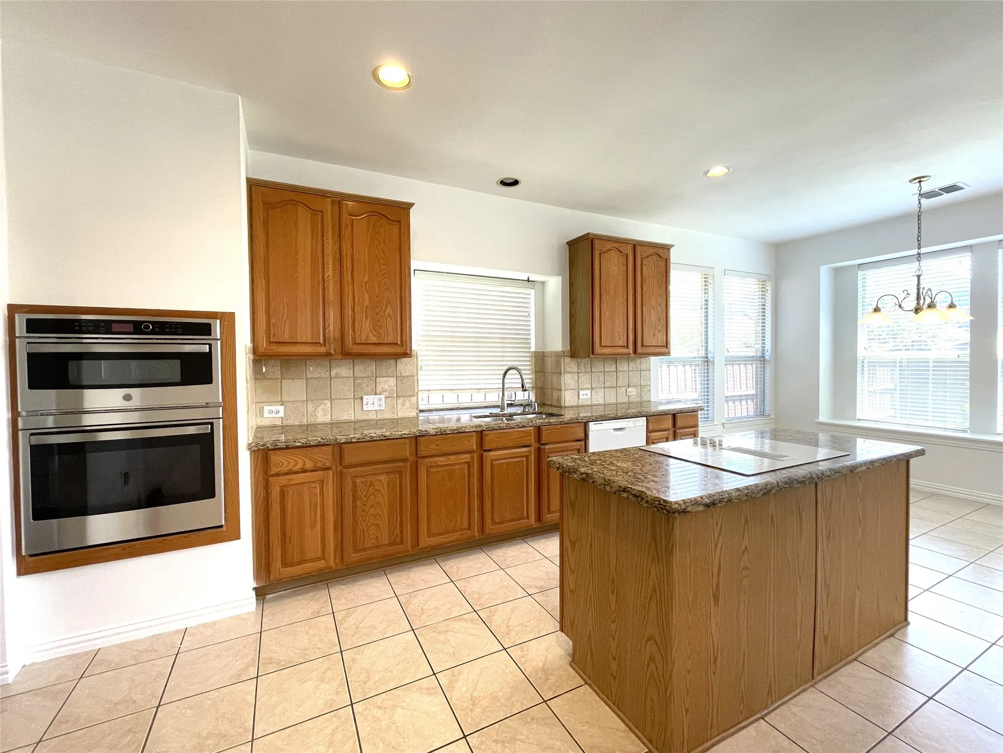 Single Family Residence For Rent in Collin County , 4400 Avebury Drive, Plano, Texas 75024, 4 Bedroom, 2 Bathroom, 2 Garage spaces, 2,415 Sqft, built in 1998, mls#21396496, Real Estate Agent in Plano, Homes For Rent in Collin county, Homes For Rent in Plano, Realtor in Plano Texas, Real Estate Brokerage Independent Realty Texas, Luminita Cordes Realtor
