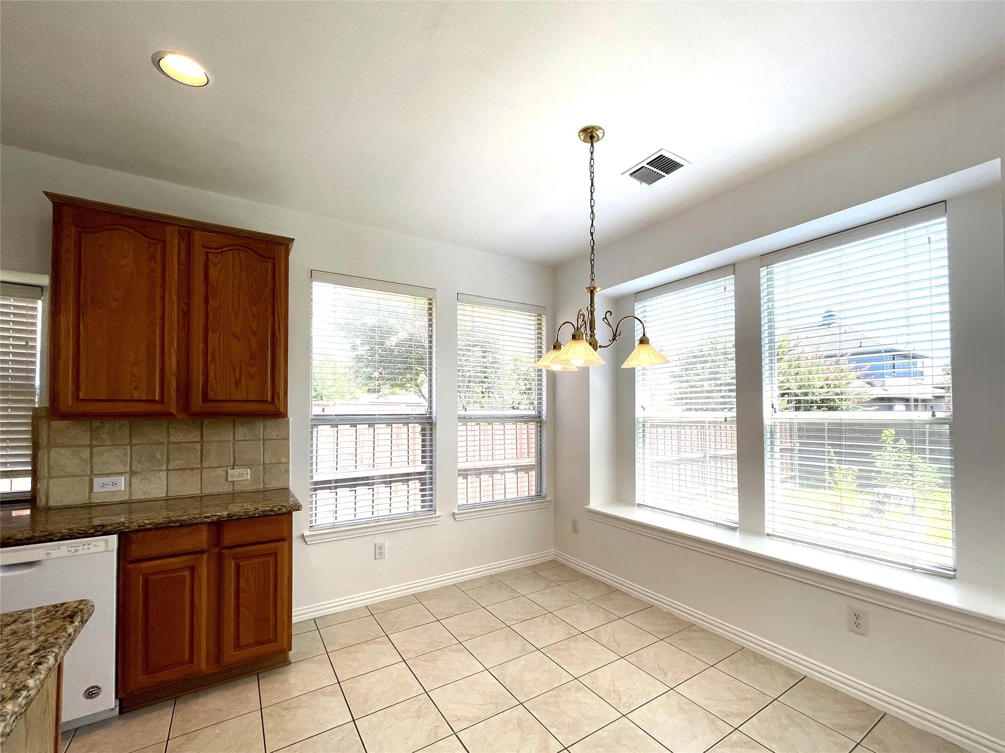 Single Family Residence For Rent in Collin County , 4400 Avebury Drive, Plano, Texas 75024, 4 Bedroom, 2 Bathroom, 2 Garage spaces, 2,415 Sqft, built in 1998, mls#21396496, Real Estate Agent in Plano, Homes For Rent in Collin county, Homes For Rent in Plano, Realtor in Plano Texas, Real Estate Brokerage Independent Realty Texas, Luminita Cordes Realtor