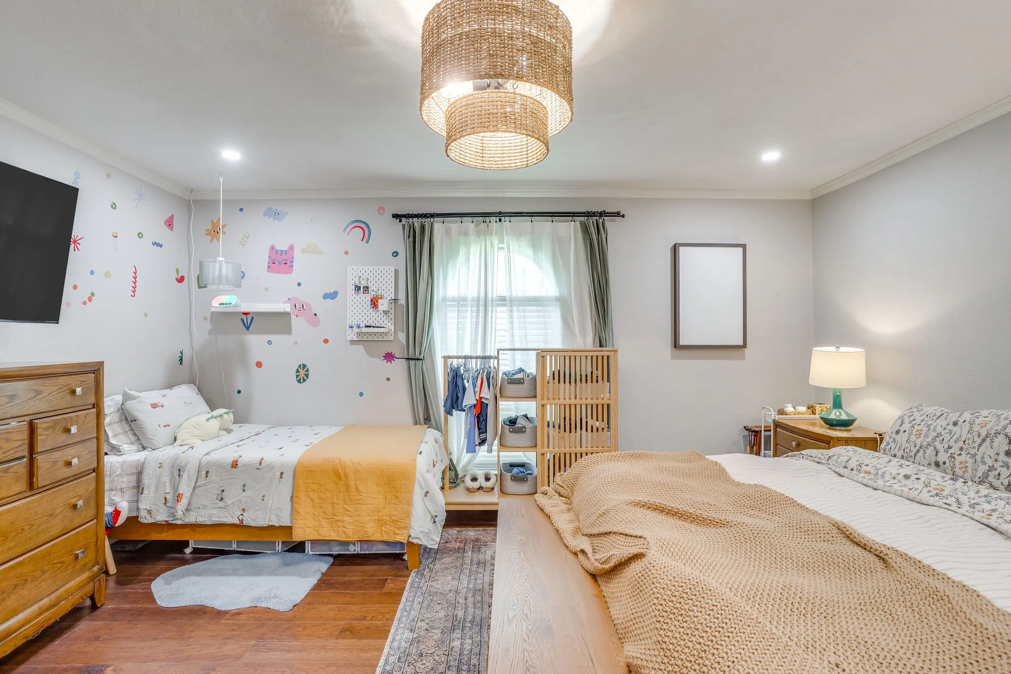Single Family Residence For Sale in Tarrant County , 6404 Lavano Drive, Edgecliff Village, Texas 76134, 3 Bedroom, 2 Bathroom, 2 Garage spaces, 1,883 Sqft, built in 1974, mls#21393502, Real Estate Agent in Edgecliff Village, Homes For Sale in Tarrant county, Homes For Sale in Edgecliff Village, Realtor in Edgecliff Village Texas, Real Estate Brokerage Independent Realty Texas, Luminita Cordes Realtor
