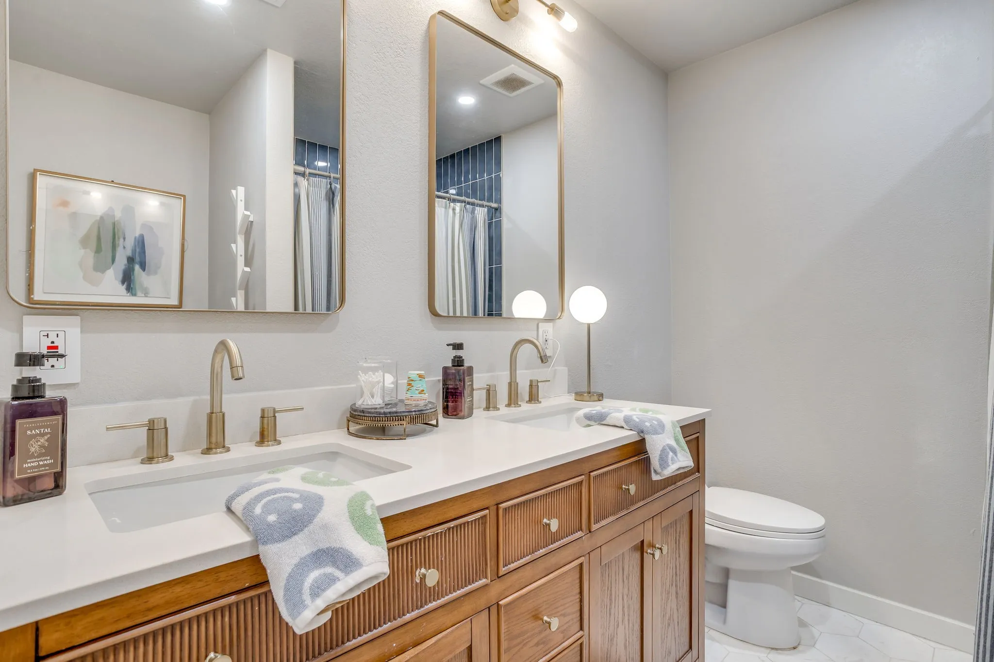 Single Family Residence For Sale in Tarrant County , 6404 Lavano Drive, Edgecliff Village, Texas 76134, 3 Bedroom, 2 Bathroom, 2 Garage spaces, 1,883 Sqft, built in 1974, mls#21393502, Real Estate Agent in Edgecliff Village, Homes For Sale in Tarrant county, Homes For Sale in Edgecliff Village, Realtor in Edgecliff Village Texas, Real Estate Brokerage Independent Realty Texas, Luminita Cordes Realtor