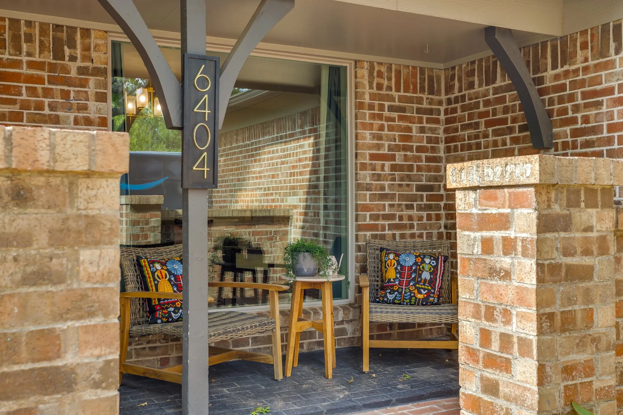 Single Family Residence For Sale in Tarrant County , 6404 Lavano Drive, Edgecliff Village, Texas 76134, 3 Bedroom, 2 Bathroom, 2 Garage spaces, 1,883 Sqft, built in 1974, mls#21393502, Real Estate Agent in Edgecliff Village, Homes For Sale in Tarrant county, Homes For Sale in Edgecliff Village, Realtor in Edgecliff Village Texas, Real Estate Brokerage Independent Realty Texas, Luminita Cordes Realtor