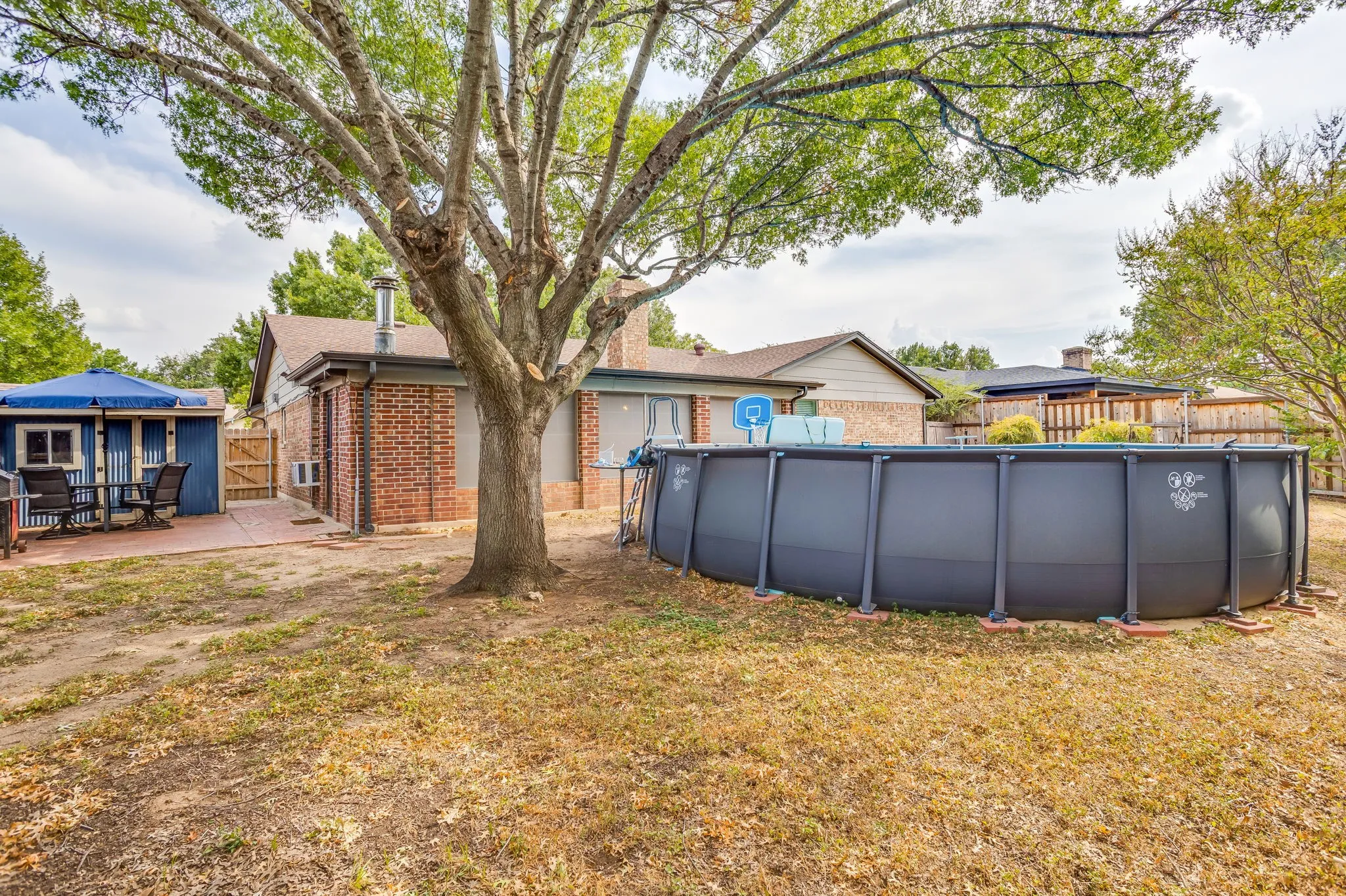 Single Family Residence For Sale in Tarrant County , 6404 Lavano Drive, Edgecliff Village, Texas 76134, 3 Bedroom, 2 Bathroom, 2 Garage spaces, 1,883 Sqft, built in 1974, mls#21393502, Real Estate Agent in Edgecliff Village, Homes For Sale in Tarrant county, Homes For Sale in Edgecliff Village, Realtor in Edgecliff Village Texas, Real Estate Brokerage Independent Realty Texas, Luminita Cordes Realtor