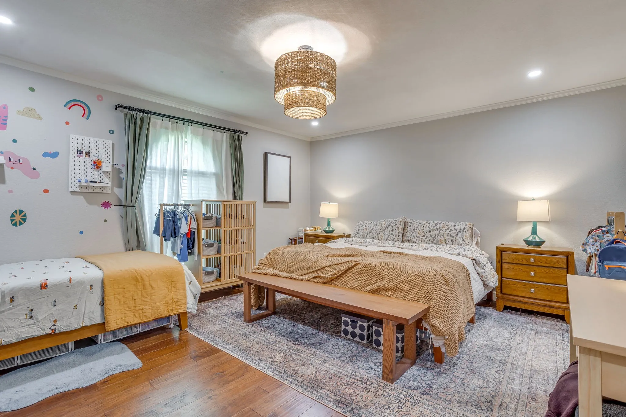 Single Family Residence For Sale in Tarrant County , 6404 Lavano Drive, Edgecliff Village, Texas 76134, 3 Bedroom, 2 Bathroom, 2 Garage spaces, 1,883 Sqft, built in 1974, mls#21393502, Real Estate Agent in Edgecliff Village, Homes For Sale in Tarrant county, Homes For Sale in Edgecliff Village, Realtor in Edgecliff Village Texas, Real Estate Brokerage Independent Realty Texas, Luminita Cordes Realtor
