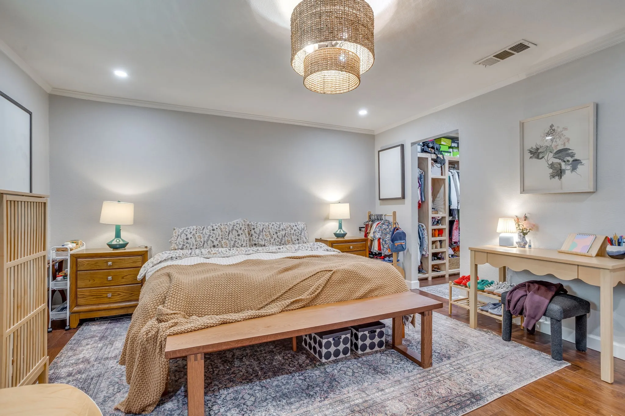 Single Family Residence For Sale in Tarrant County , 6404 Lavano Drive, Edgecliff Village, Texas 76134, 3 Bedroom, 2 Bathroom, 2 Garage spaces, 1,883 Sqft, built in 1974, mls#21393502, Real Estate Agent in Edgecliff Village, Homes For Sale in Tarrant county, Homes For Sale in Edgecliff Village, Realtor in Edgecliff Village Texas, Real Estate Brokerage Independent Realty Texas, Luminita Cordes Realtor