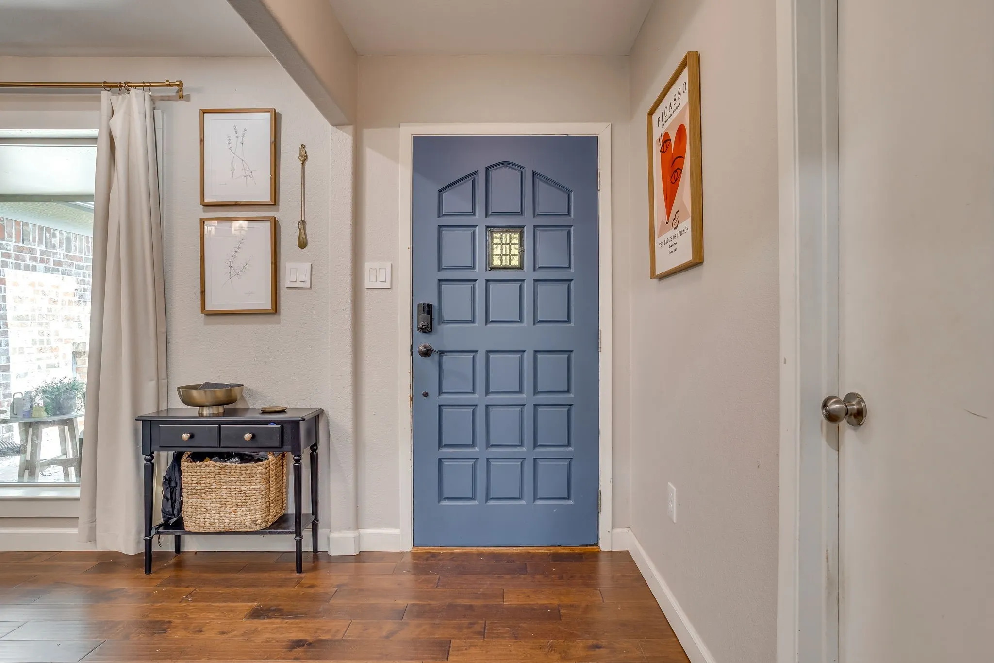 Single Family Residence For Sale in Tarrant County , 6404 Lavano Drive, Edgecliff Village, Texas 76134, 3 Bedroom, 2 Bathroom, 2 Garage spaces, 1,883 Sqft, built in 1974, mls#21393502, Real Estate Agent in Edgecliff Village, Homes For Sale in Tarrant county, Homes For Sale in Edgecliff Village, Realtor in Edgecliff Village Texas, Real Estate Brokerage Independent Realty Texas, Luminita Cordes Realtor
