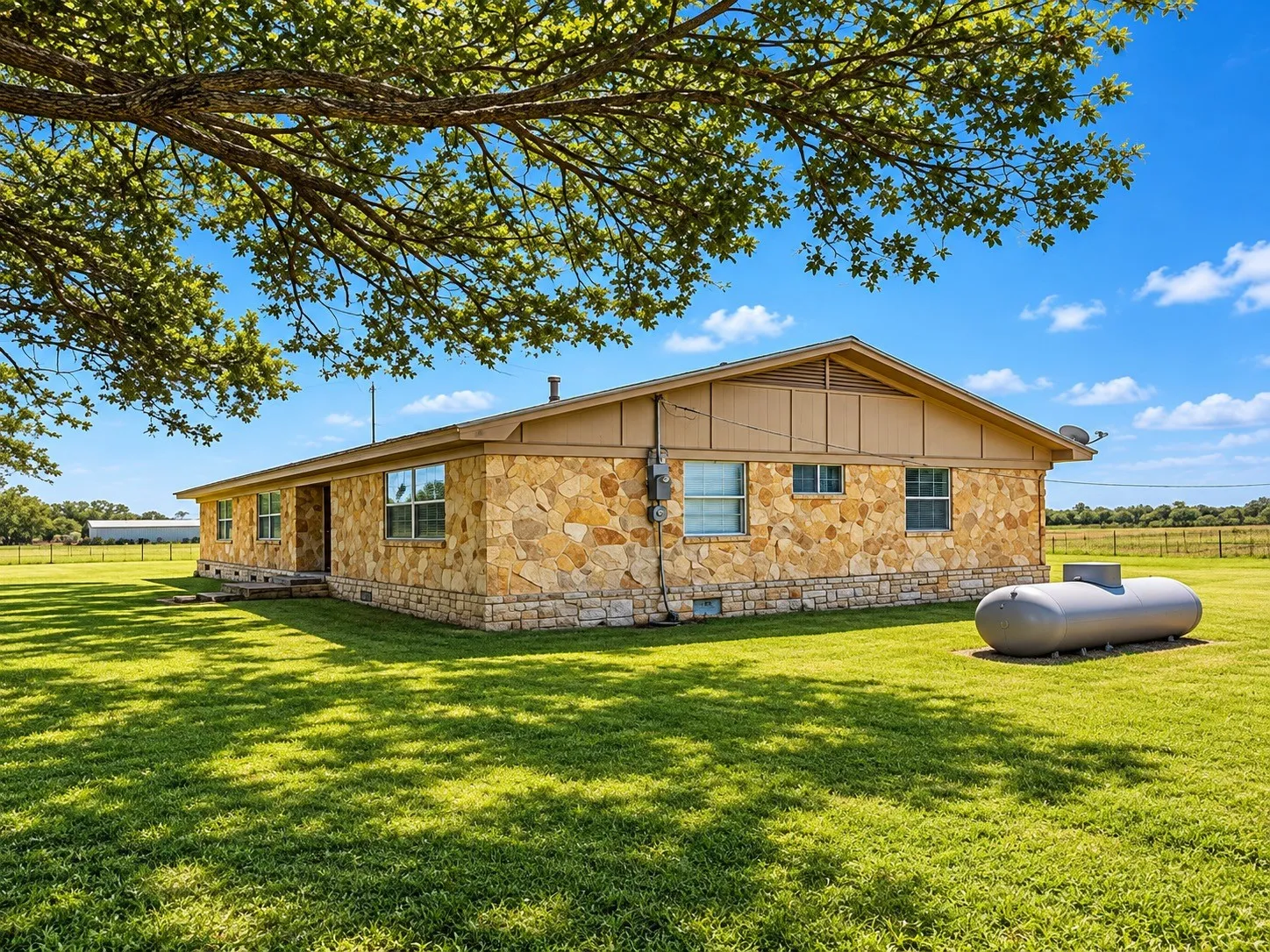 Single Family Residence For Sale in Lamar County , 23339 FARM ROAD 79, Sumner, Texas 75486, 3 Bedroom, 2 Bathroom, Garage spaces, 1,767 Sqft, built in 0, mls#21395282, Real Estate Agent in Sumner, Homes For Sale in Lamar county, Homes For Sale in Sumner, Realtor in Sumner Texas, Real Estate Brokerage Independent Realty Texas, Luminita Cordes Realtor