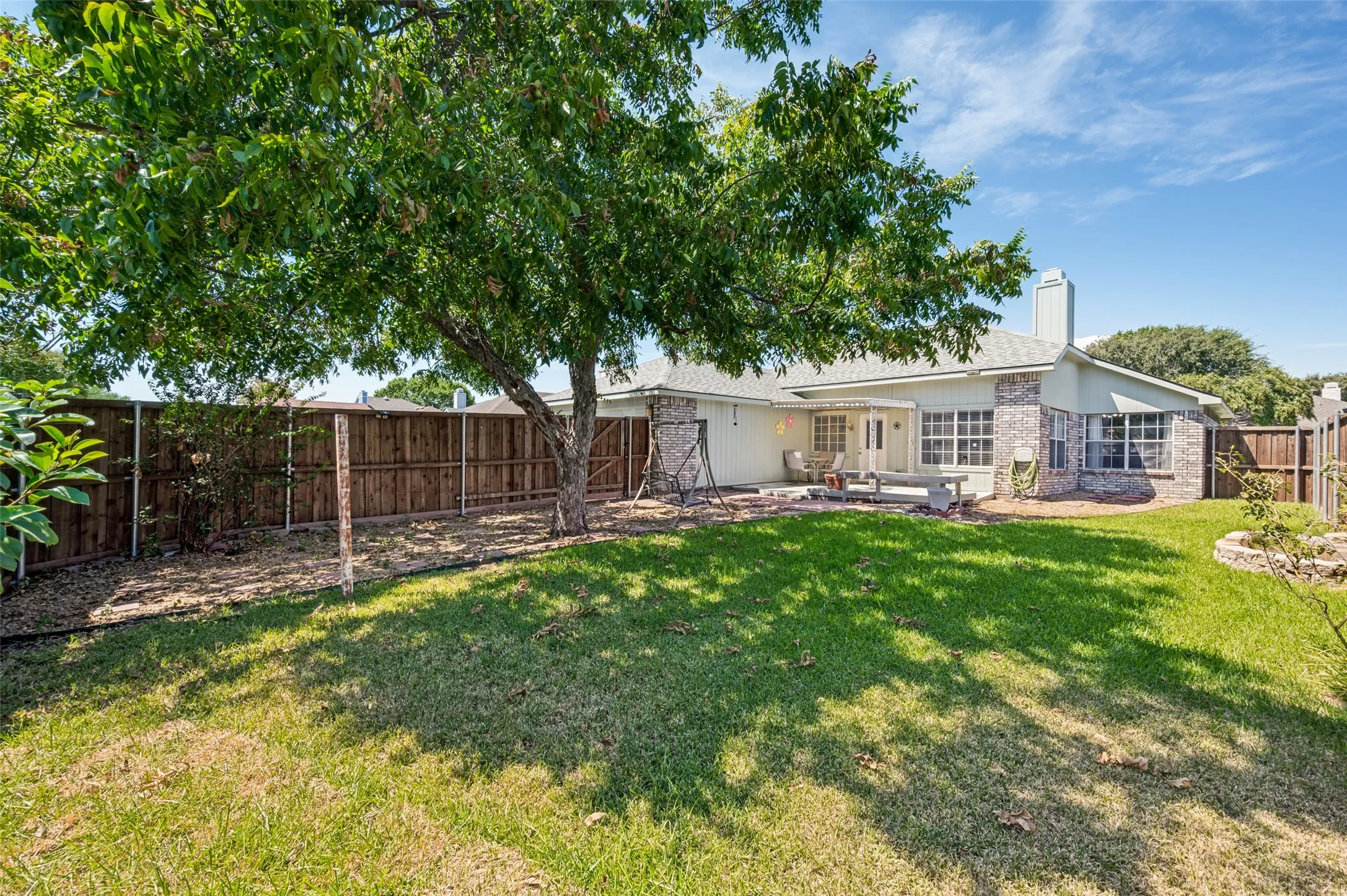 Single Family Residence For Sale in Denton County , 4149 Fryer Street, The Colony, Texas 75056, 3 Bedroom, 2 Bathroom, 2 Garage spaces, 1,570 Sqft, built in 1988, mls#21395810, Real Estate Agent in The Colony, Homes For Sale in Denton county, Homes For Sale in The Colony, Realtor in The Colony Texas, Real Estate Brokerage Independent Realty Texas, Luminita Cordes Realtor