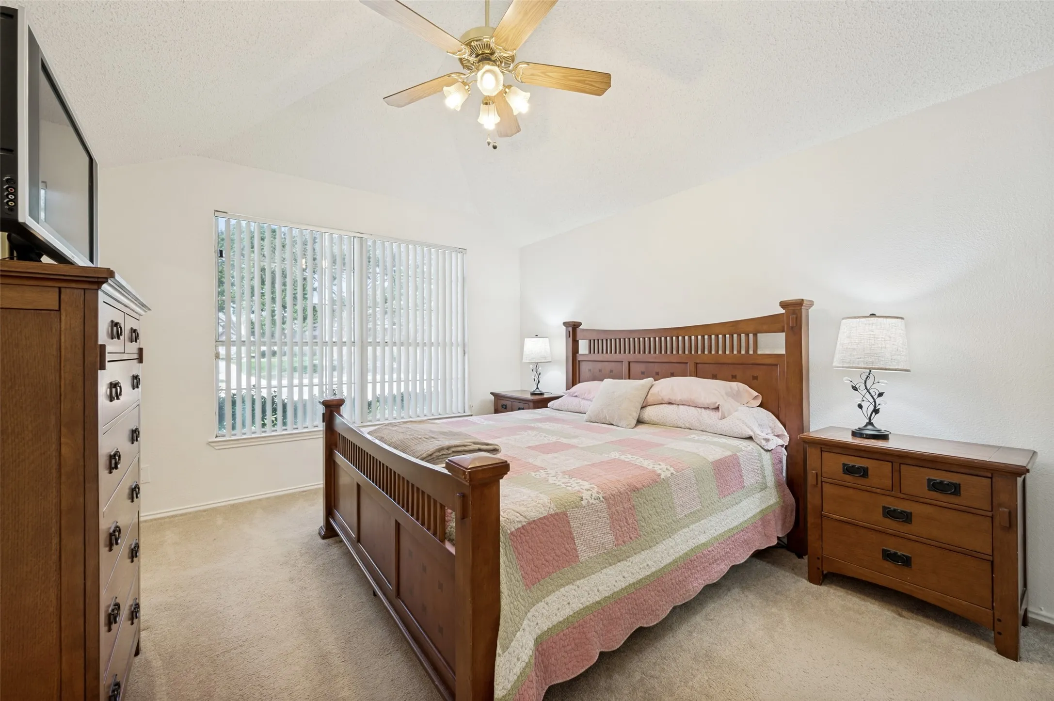 Single Family Residence For Sale in Denton County , 4149 Fryer Street, The Colony, Texas 75056, 3 Bedroom, 2 Bathroom, 2 Garage spaces, 1,570 Sqft, built in 1988, mls#21395810, Real Estate Agent in The Colony, Homes For Sale in Denton county, Homes For Sale in The Colony, Realtor in The Colony Texas, Real Estate Brokerage Independent Realty Texas, Luminita Cordes Realtor
