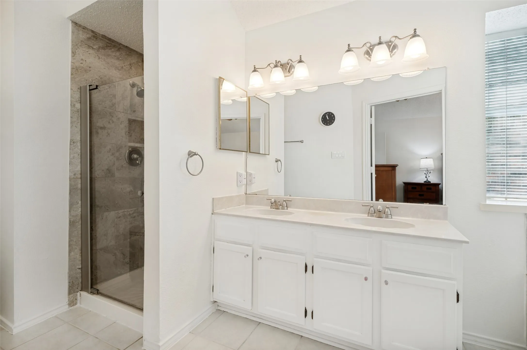 Single Family Residence For Sale in Denton County , 4149 Fryer Street, The Colony, Texas 75056, 3 Bedroom, 2 Bathroom, 2 Garage spaces, 1,570 Sqft, built in 1988, mls#21395810, Real Estate Agent in The Colony, Homes For Sale in Denton county, Homes For Sale in The Colony, Realtor in The Colony Texas, Real Estate Brokerage Independent Realty Texas, Luminita Cordes Realtor