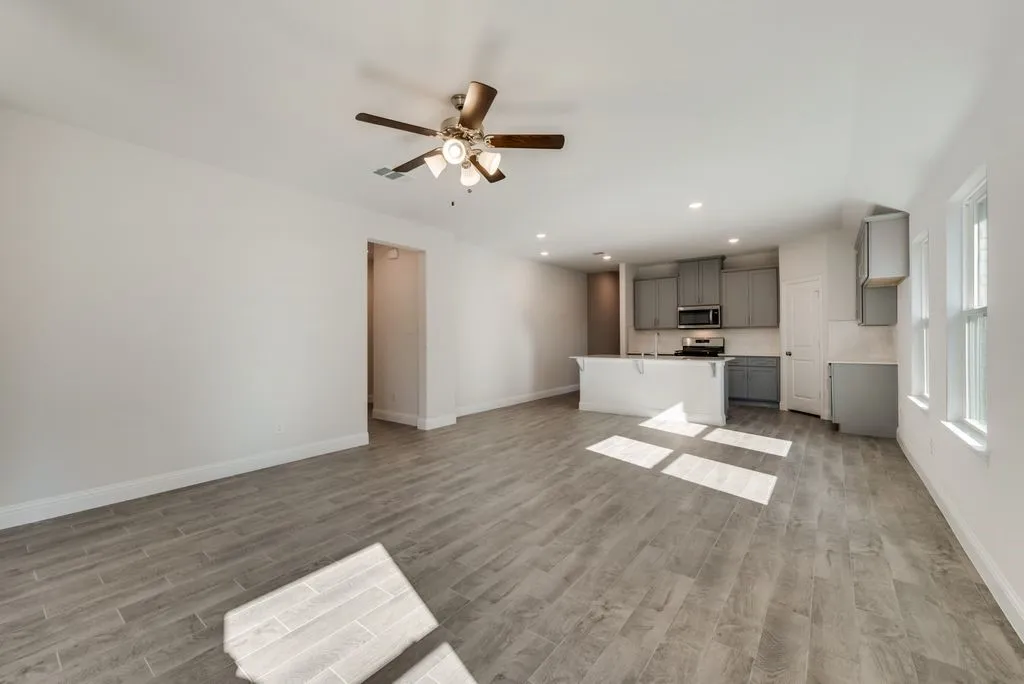Single Family Residence For Rent in Collin County , 601 Amenduni Lane, Anna, Texas 75409, 4 Bedroom, 2 Bathroom, 2 Garage spaces, 1,945 Sqft, built in 2023, mls#21396448, Real Estate Agent in Anna, Homes For Rent in Collin county, Homes For Rent in Anna, Realtor in Anna Texas, Real Estate Brokerage Independent Realty Texas, Luminita Cordes Realtor