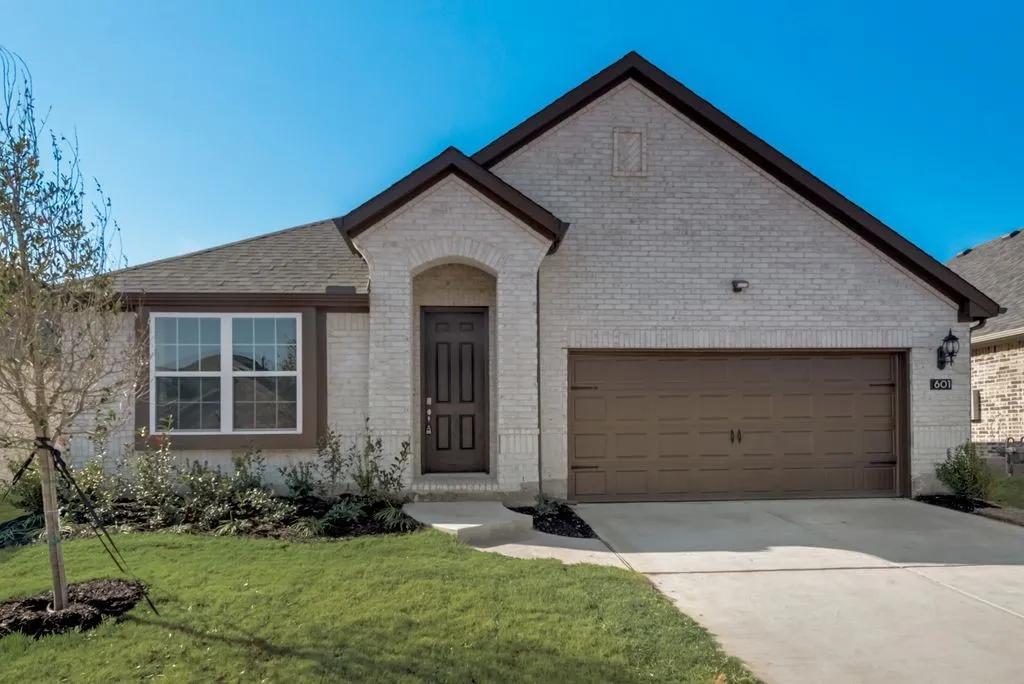 Single Family Residence For Rent in Collin County , 601 Amenduni Lane, Anna, Texas 75409, 4 Bedroom, 2 Bathroom, 2 Garage spaces, 1,945 Sqft, built in 2023, mls#21396448, Real Estate Agent in Anna, Homes For Rent in Collin county, Homes For Rent in Anna, Realtor in Anna Texas, Real Estate Brokerage Independent Realty Texas, Luminita Cordes Realtor