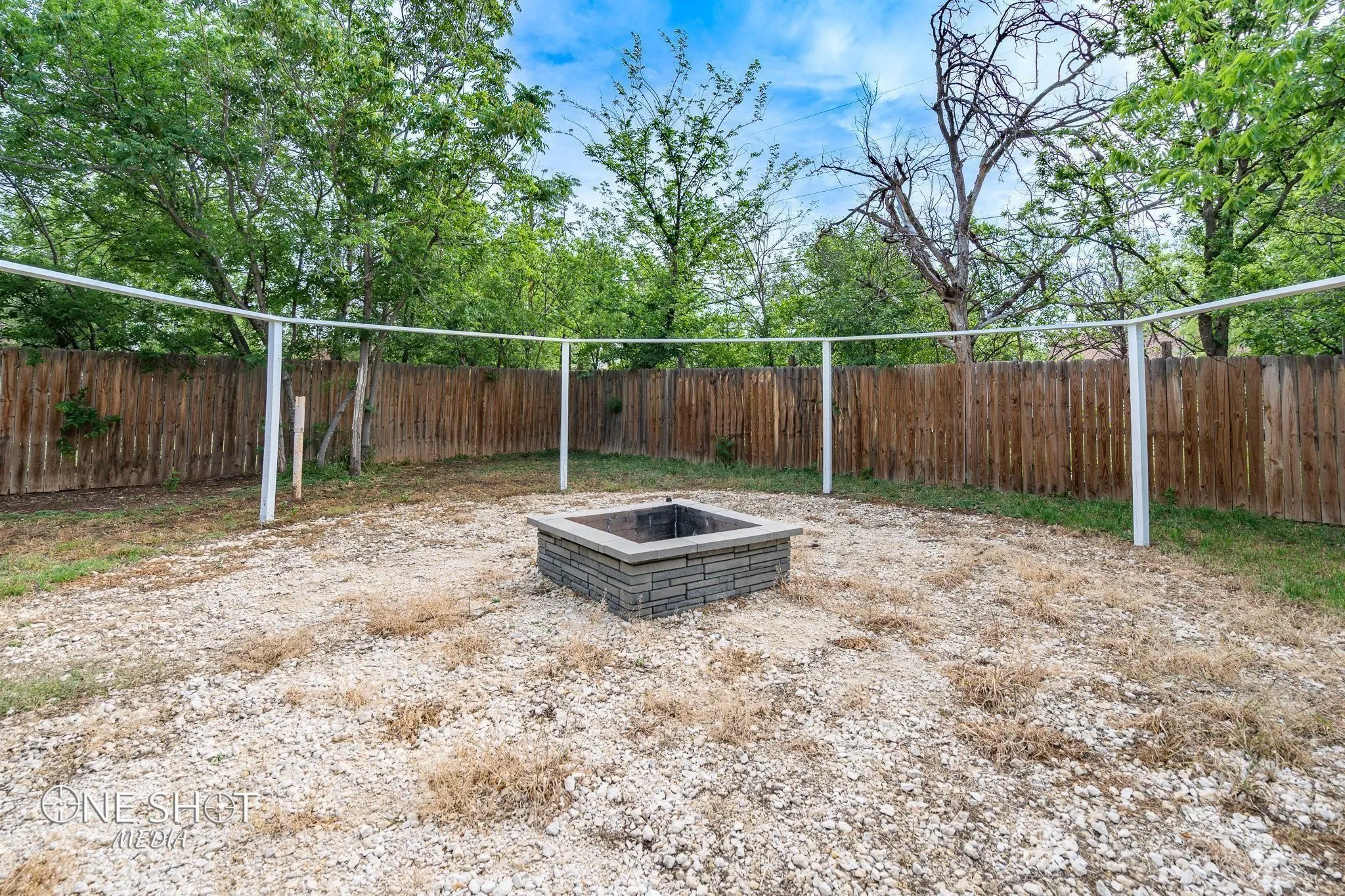 Single Family Residence For Rent in Taylor County , 2133 Ross Avenue, Abilene, Texas 79605, 3 Bedroom, 2 Bathroom, Garage spaces, 1,566 Sqft, built in 1948, mls#21396495, Real Estate Agent in Abilene, Homes For Rent in Taylor county, Homes For Rent in Abilene, Realtor in Abilene Texas, Real Estate Brokerage Independent Realty Texas, Luminita Cordes Realtor