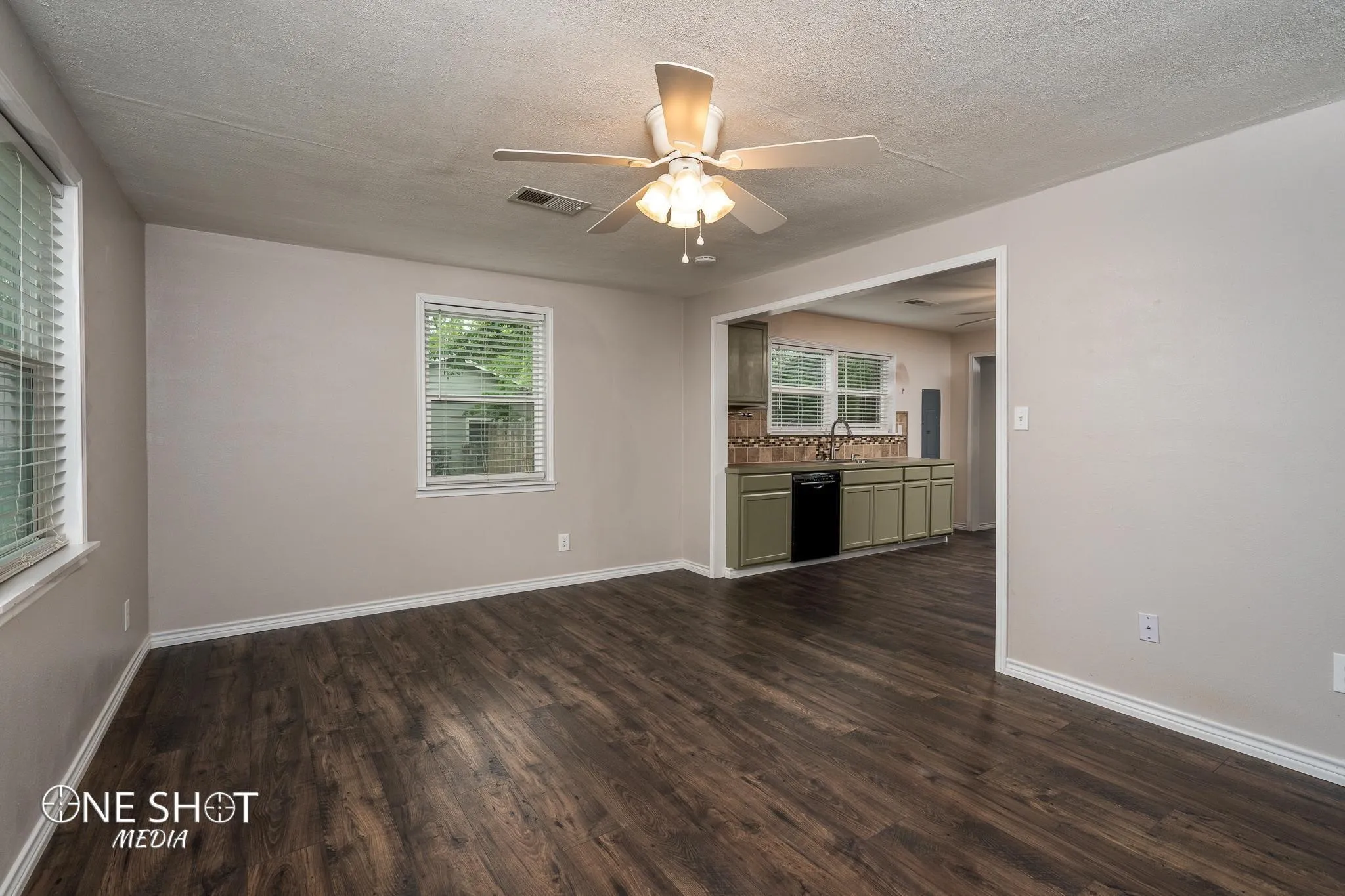 Single Family Residence For Rent in Taylor County , 2133 Ross Avenue, Abilene, Texas 79605, 3 Bedroom, 2 Bathroom, Garage spaces, 1,566 Sqft, built in 1948, mls#21396495, Real Estate Agent in Abilene, Homes For Rent in Taylor county, Homes For Rent in Abilene, Realtor in Abilene Texas, Real Estate Brokerage Independent Realty Texas, Luminita Cordes Realtor