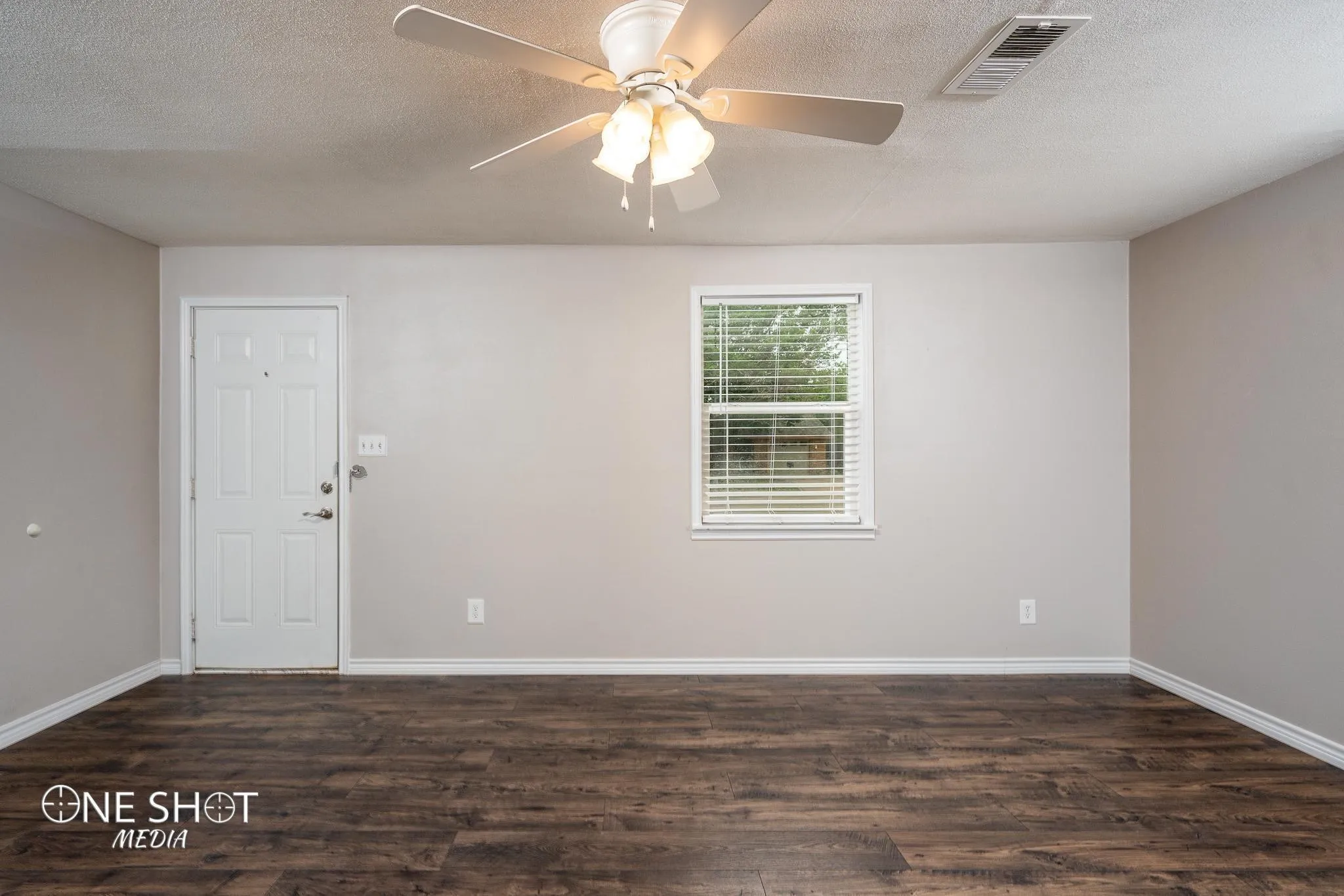 Single Family Residence For Rent in Taylor County , 2133 Ross Avenue, Abilene, Texas 79605, 3 Bedroom, 2 Bathroom, Garage spaces, 1,566 Sqft, built in 1948, mls#21396495, Real Estate Agent in Abilene, Homes For Rent in Taylor county, Homes For Rent in Abilene, Realtor in Abilene Texas, Real Estate Brokerage Independent Realty Texas, Luminita Cordes Realtor