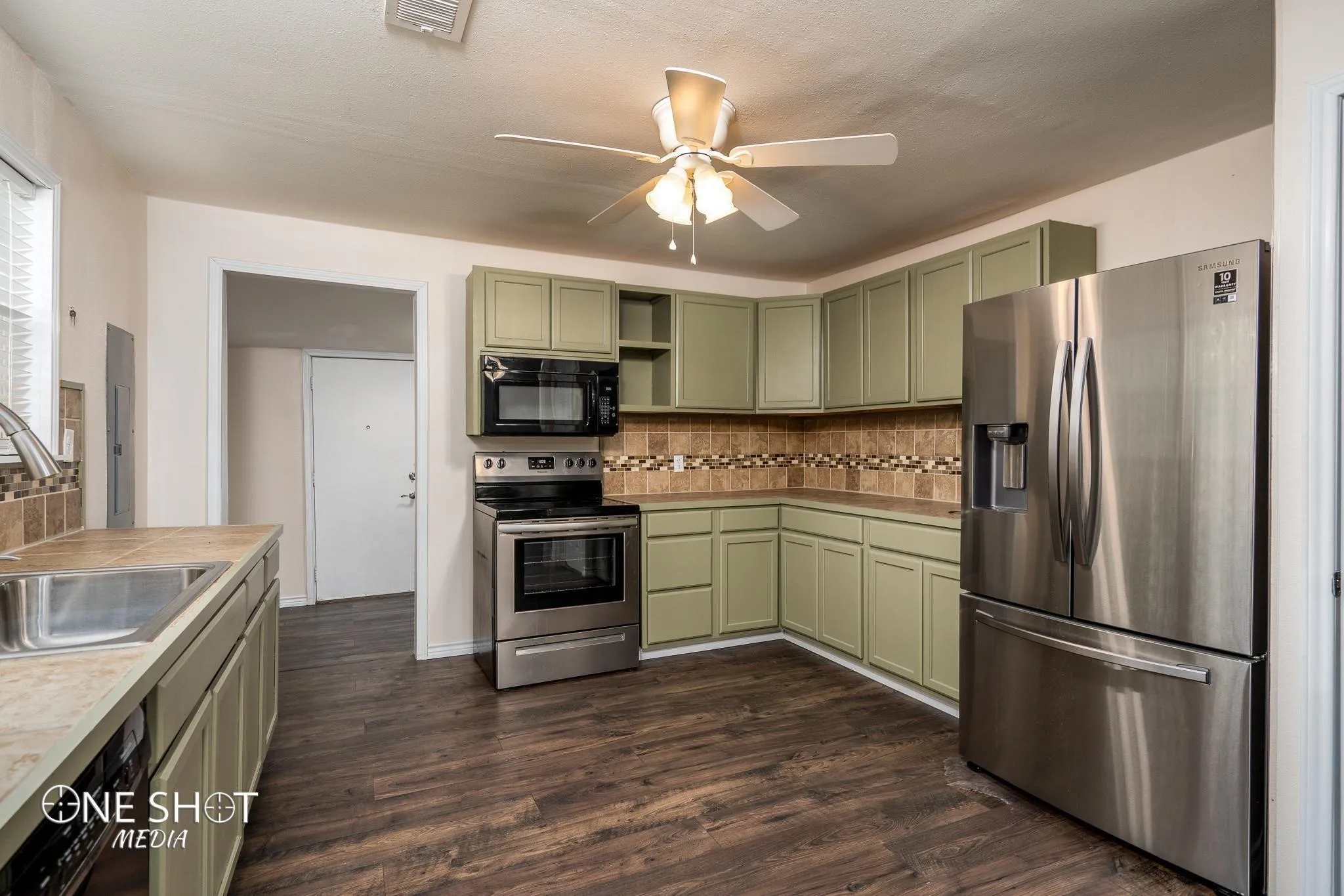 Single Family Residence For Rent in Taylor County , 2133 Ross Avenue, Abilene, Texas 79605, 3 Bedroom, 2 Bathroom, Garage spaces, 1,566 Sqft, built in 1948, mls#21396495, Real Estate Agent in Abilene, Homes For Rent in Taylor county, Homes For Rent in Abilene, Realtor in Abilene Texas, Real Estate Brokerage Independent Realty Texas, Luminita Cordes Realtor