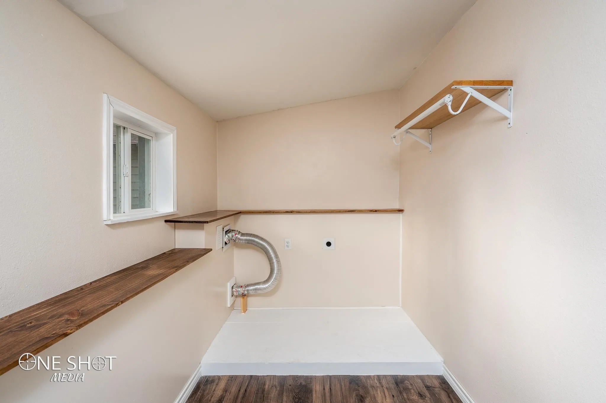Single Family Residence For Rent in Taylor County , 2133 Ross Avenue, Abilene, Texas 79605, 3 Bedroom, 2 Bathroom, Garage spaces, 1,566 Sqft, built in 1948, mls#21396495, Real Estate Agent in Abilene, Homes For Rent in Taylor county, Homes For Rent in Abilene, Realtor in Abilene Texas, Real Estate Brokerage Independent Realty Texas, Luminita Cordes Realtor