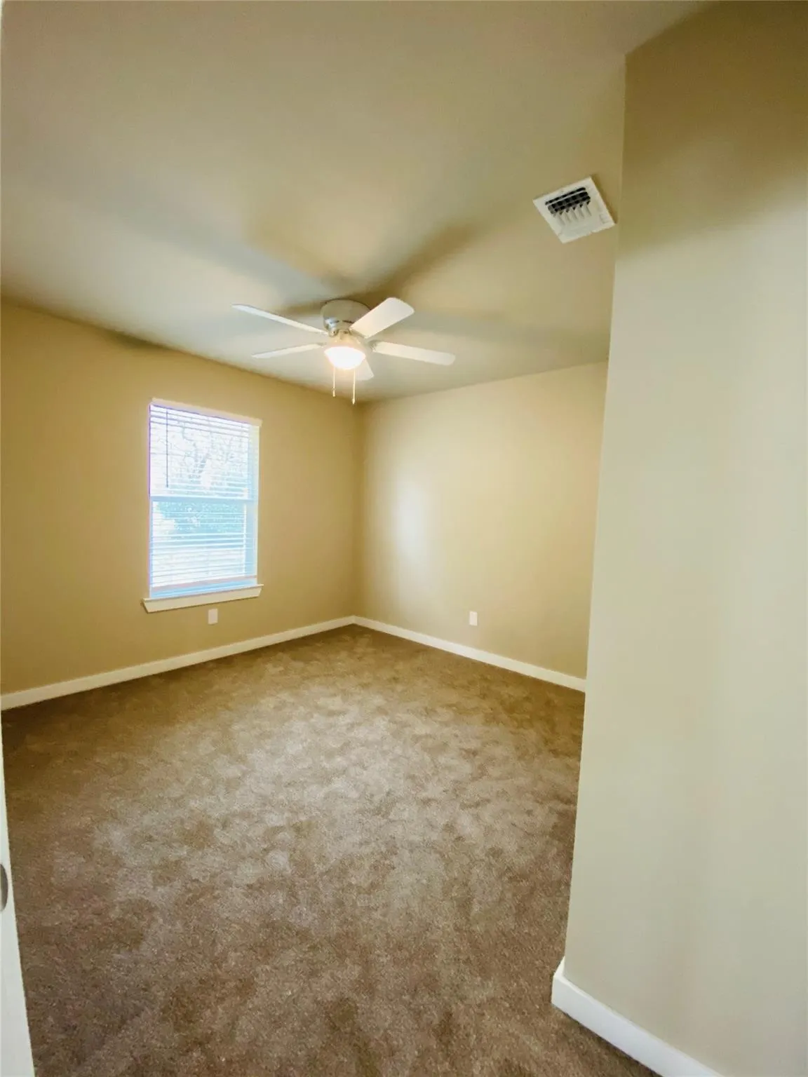 Single Family Residence For Rent in Grayson County , 307 N Colbert Avenue, Sherman, Texas 75090, 3 Bedroom, 2 Bathroom, Garage spaces, 1,230 Sqft, built in 2020, mls#21396510, Real Estate Agent in Sherman, Homes For Rent in Grayson county, Homes For Rent in Sherman, Realtor in Sherman Texas, Real Estate Brokerage Independent Realty Texas, Luminita Cordes Realtor