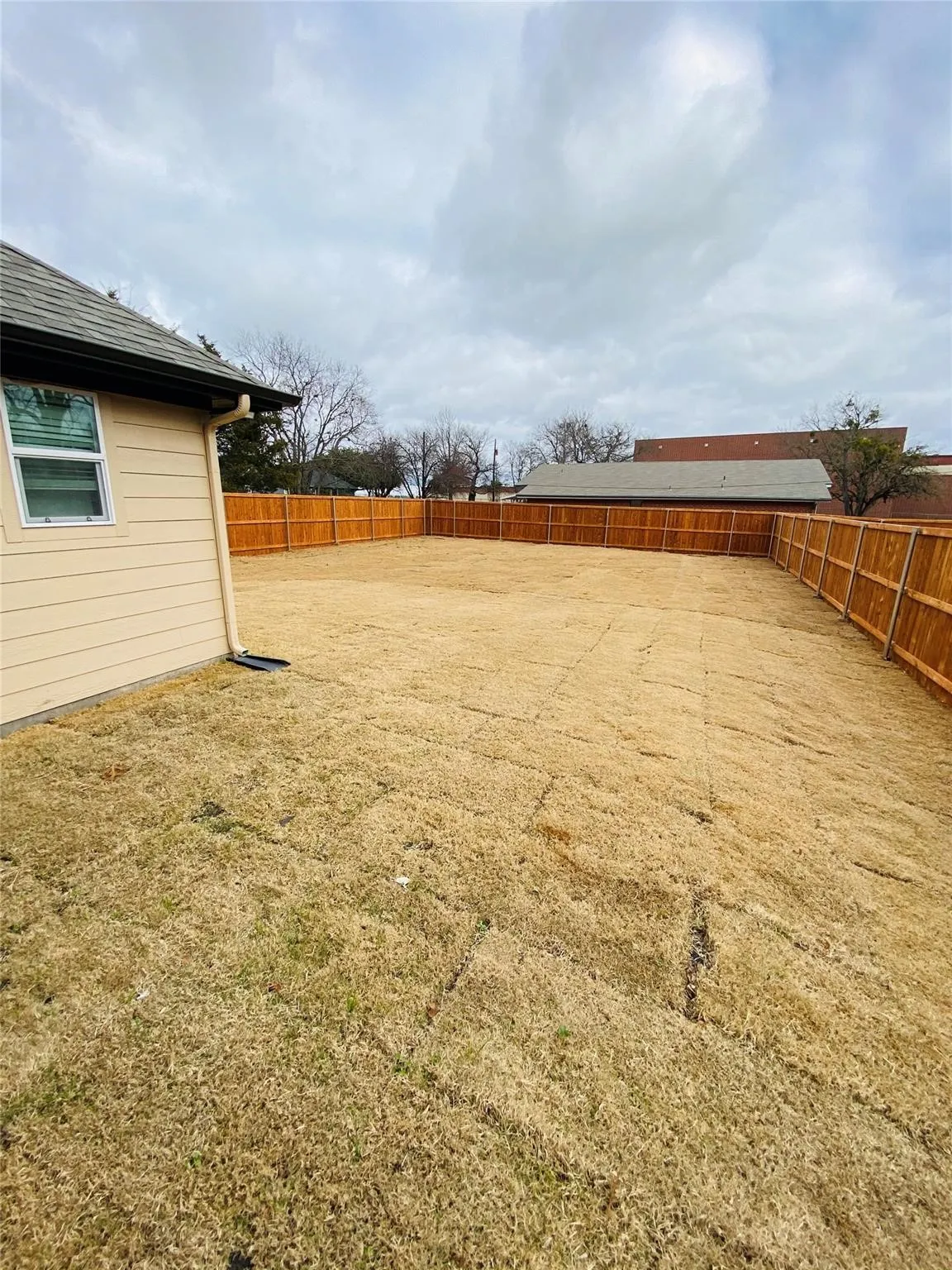 Single Family Residence For Rent in Grayson County , 307 N Colbert Avenue, Sherman, Texas 75090, 3 Bedroom, 2 Bathroom, Garage spaces, 1,230 Sqft, built in 2020, mls#21396510, Real Estate Agent in Sherman, Homes For Rent in Grayson county, Homes For Rent in Sherman, Realtor in Sherman Texas, Real Estate Brokerage Independent Realty Texas, Luminita Cordes Realtor